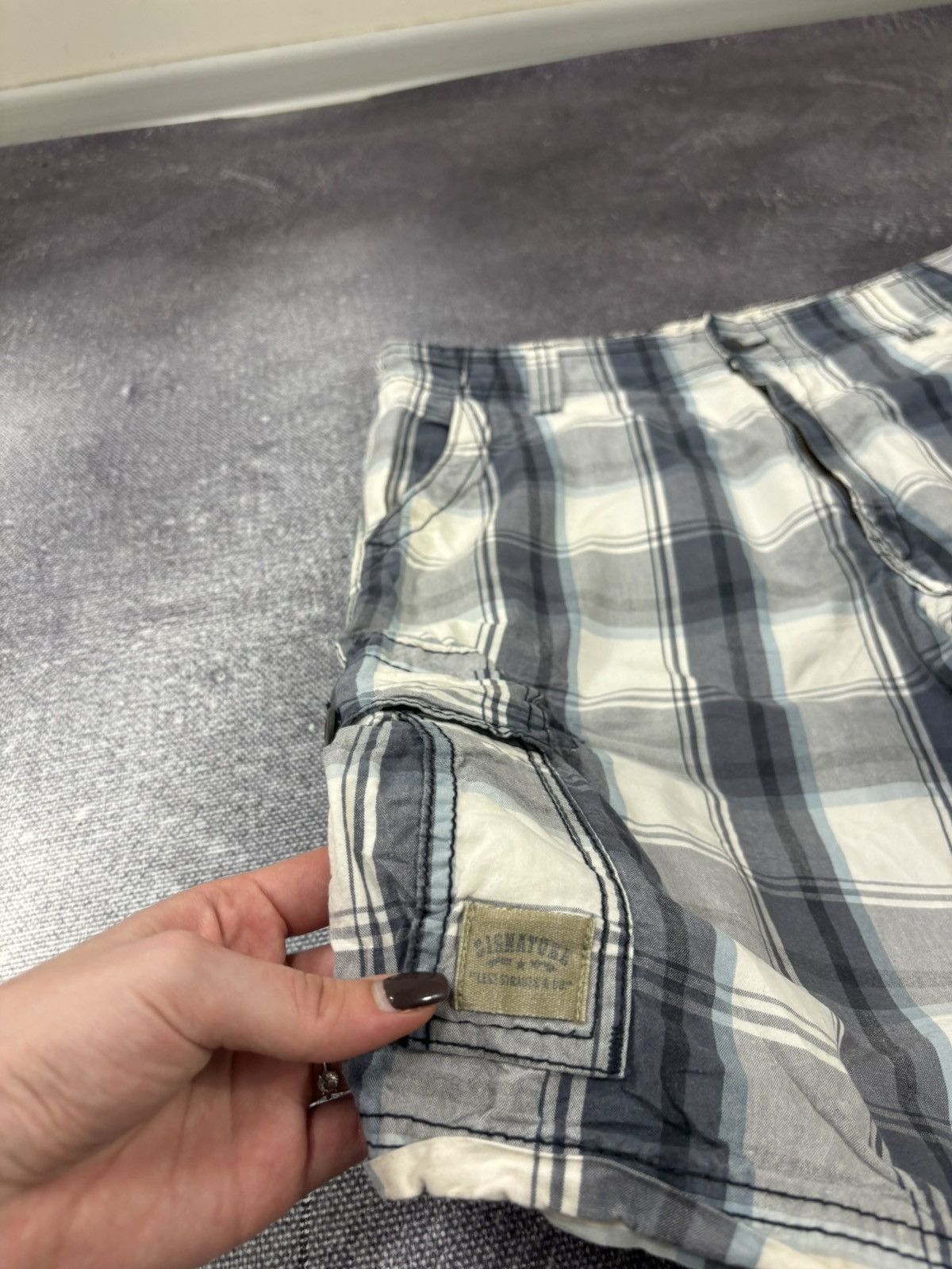 Levi's Vintage Levi’s Signature USA Check Dad Hype Cargo Shorts Size US 34 / EU 50 - 4 Thumbnail