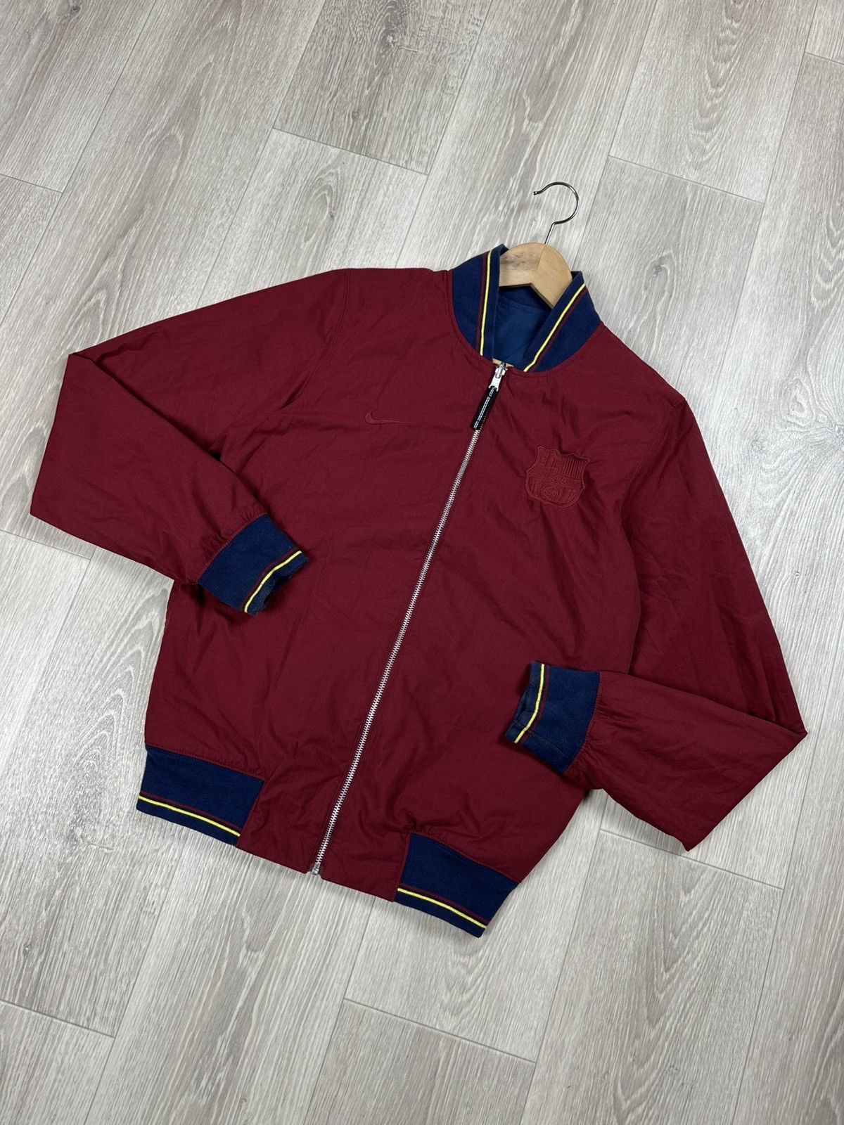 Nike Vintage Nike Barcelona Bomber Jacket Reversible Size S Size US S / EU 44-46 / 1 - 4 Thumbnail