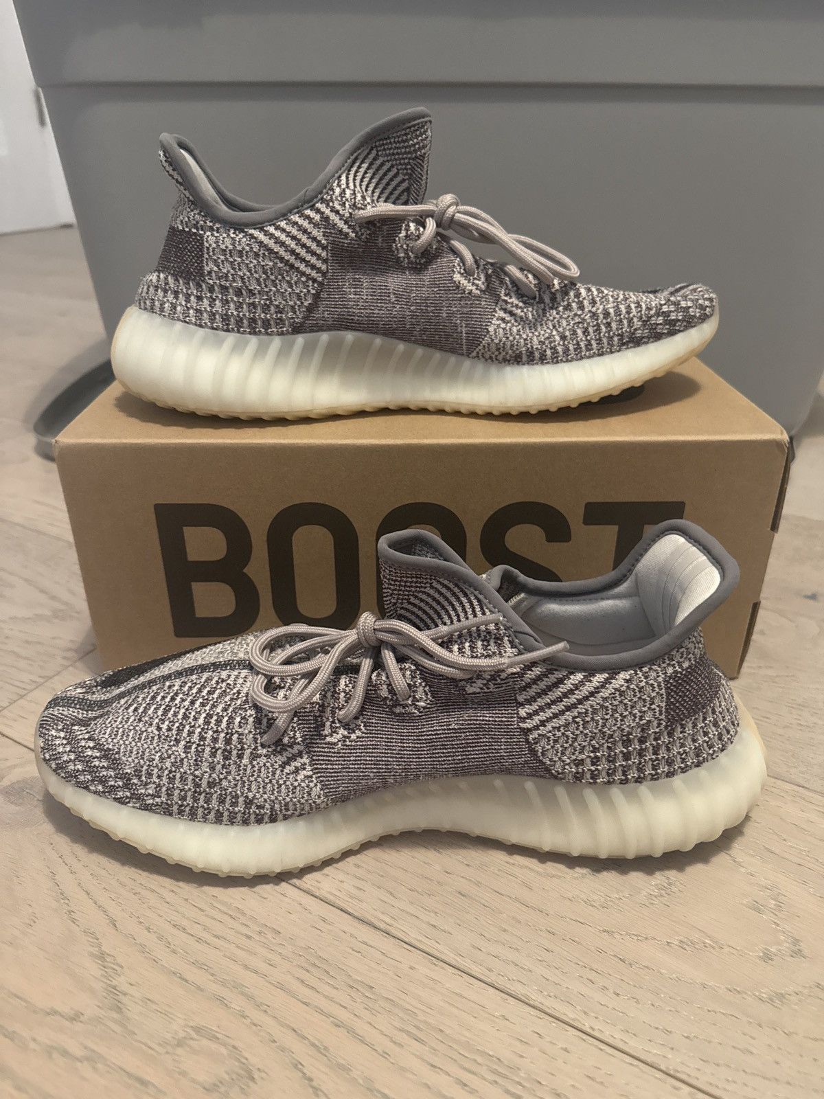 Adidas YEEZY BOOST 350 V2 FZ1267 ZYON Size US 12.5 / EU 45-46 - 2 Thumbnail