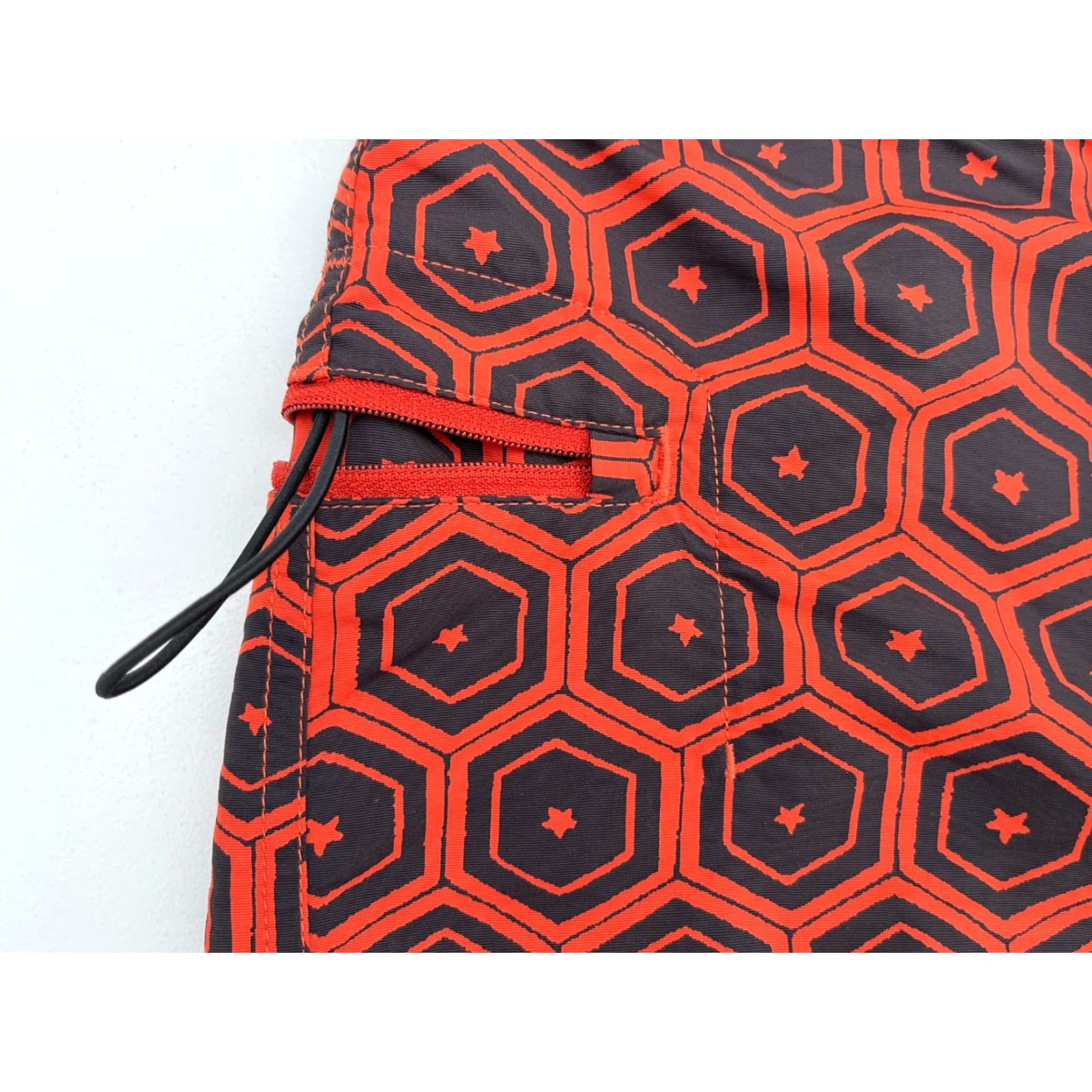Patagonia Patagonia Men's Wavefarer Board Shorts Geometric Pattern Sz 35 Red Nylon 100% Beach Surfing Drawstring Regular Mens Size US 35 - 6 Thumbnail