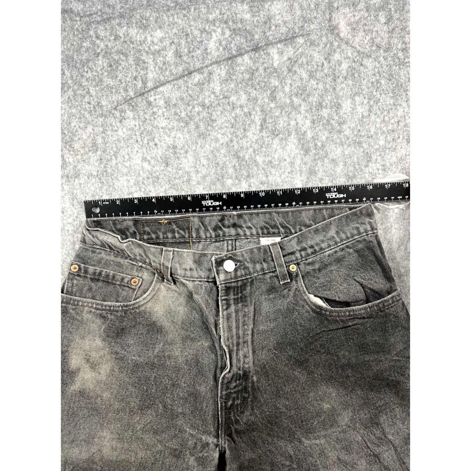 Levi's VINTAGE Levi's 570 Jeans Men Relaxed Fit 33x30 Denim Cotton Charcoal Gray Baggy Workwear Pants Size US 33 - 5 Thumbnail