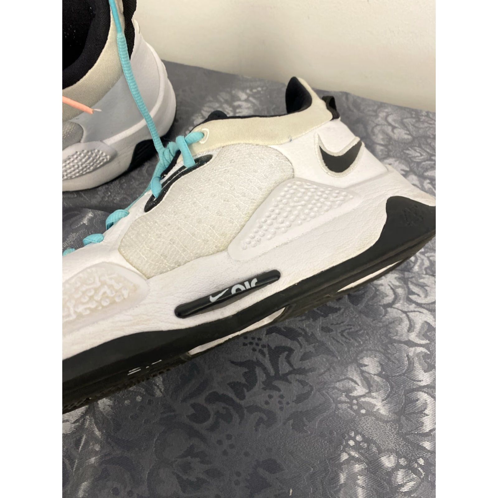 Nike Nike PG 5 Sneakers Men 13 White Nike PG 5 Sneaker Mens 13 White Size US 12 / EU 45 - 4 Thumbnail