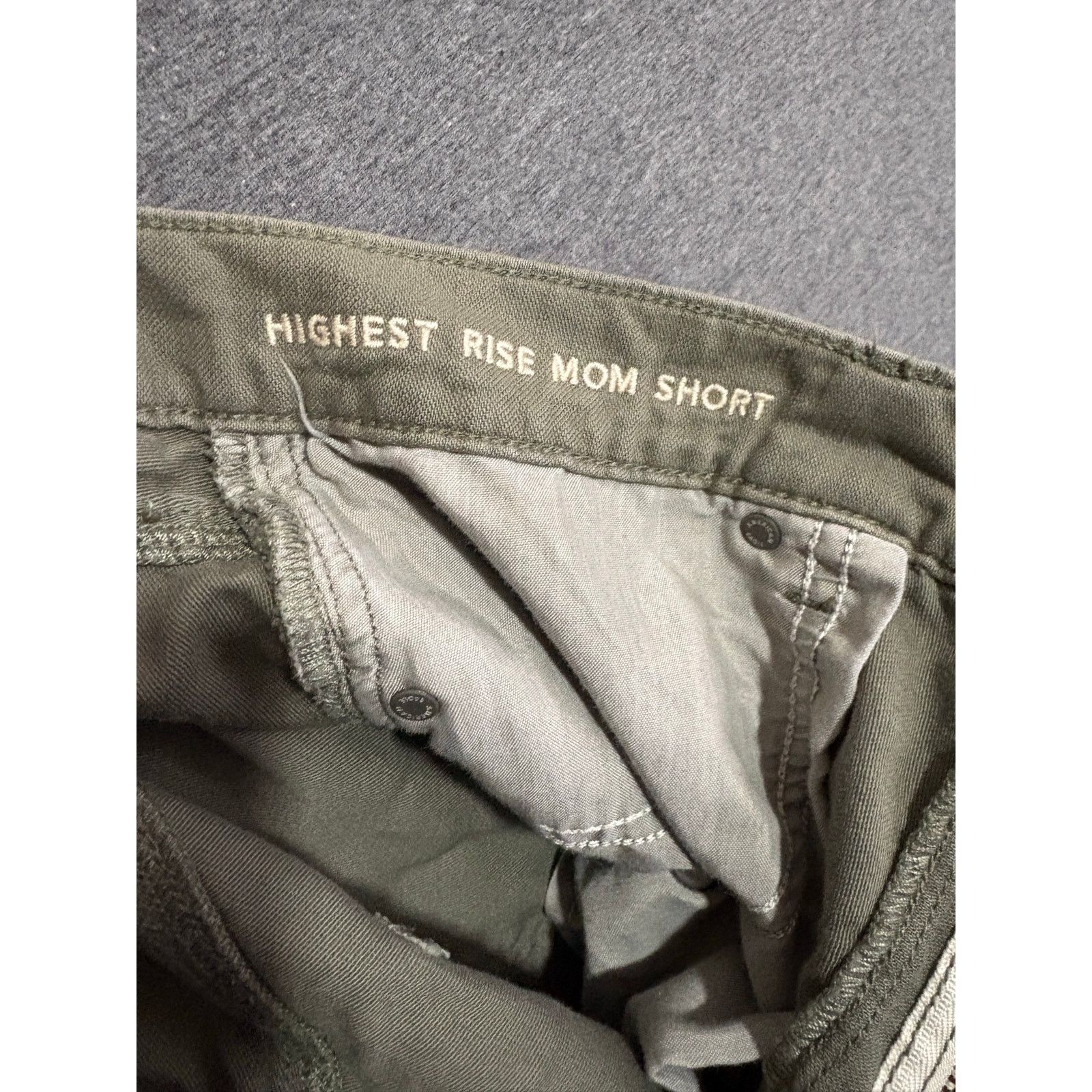 American Eagle Outfitters American Eagle | High Rise Mom Short Heavily Distressed | 14 Size 36" / US 14 / IT 50 - 3 Thumbnail