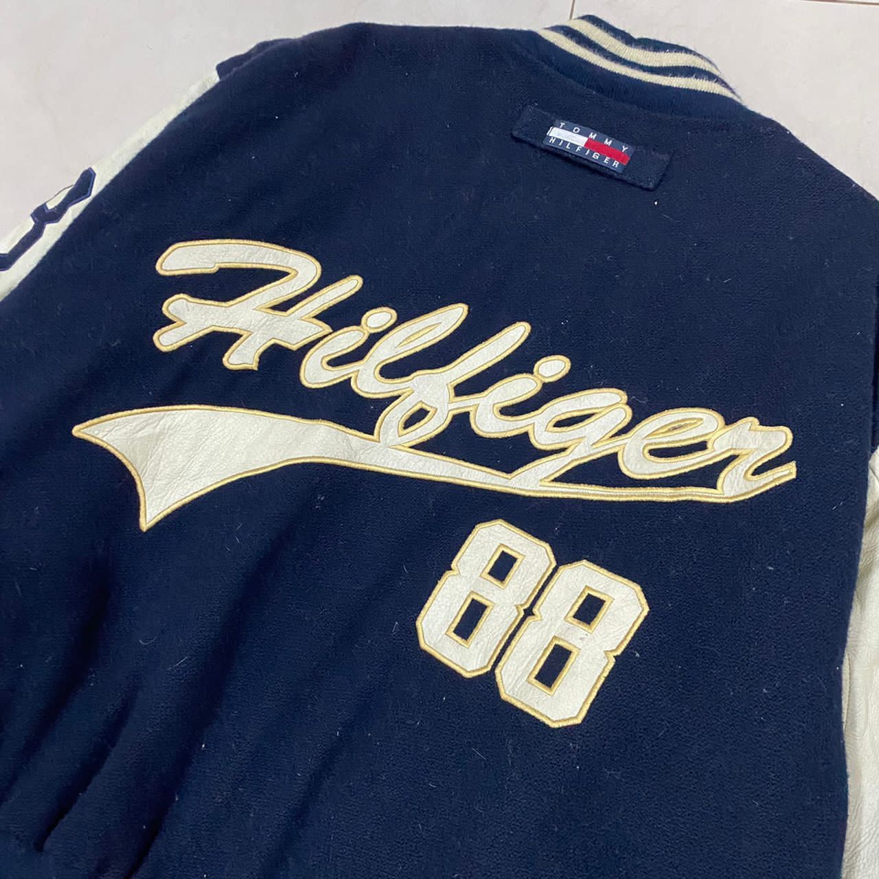 Tommy Hilfiger Vintage Tommy Hilfiger Wool Leather Varsity Jacket Size US L / EU 52-54 / 3 - 11 Thumbnail