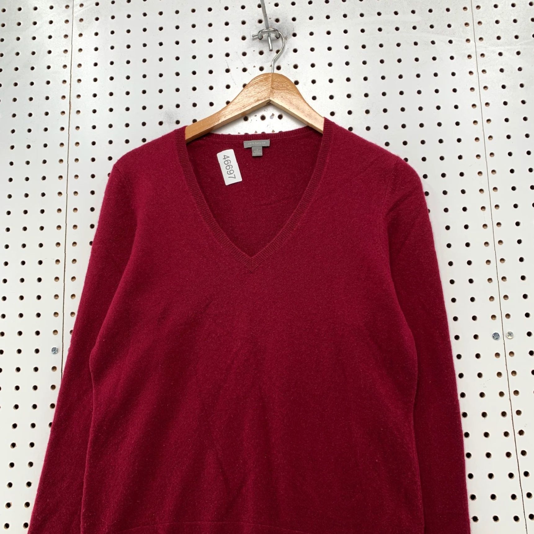 Ann Taylor Ann Taylor 100% Cashmere Sweater Womens M Red V-Neck Pullover Soft Cozy Work Size M / US 6-8 / IT 42-44 - 5 Thumbnail