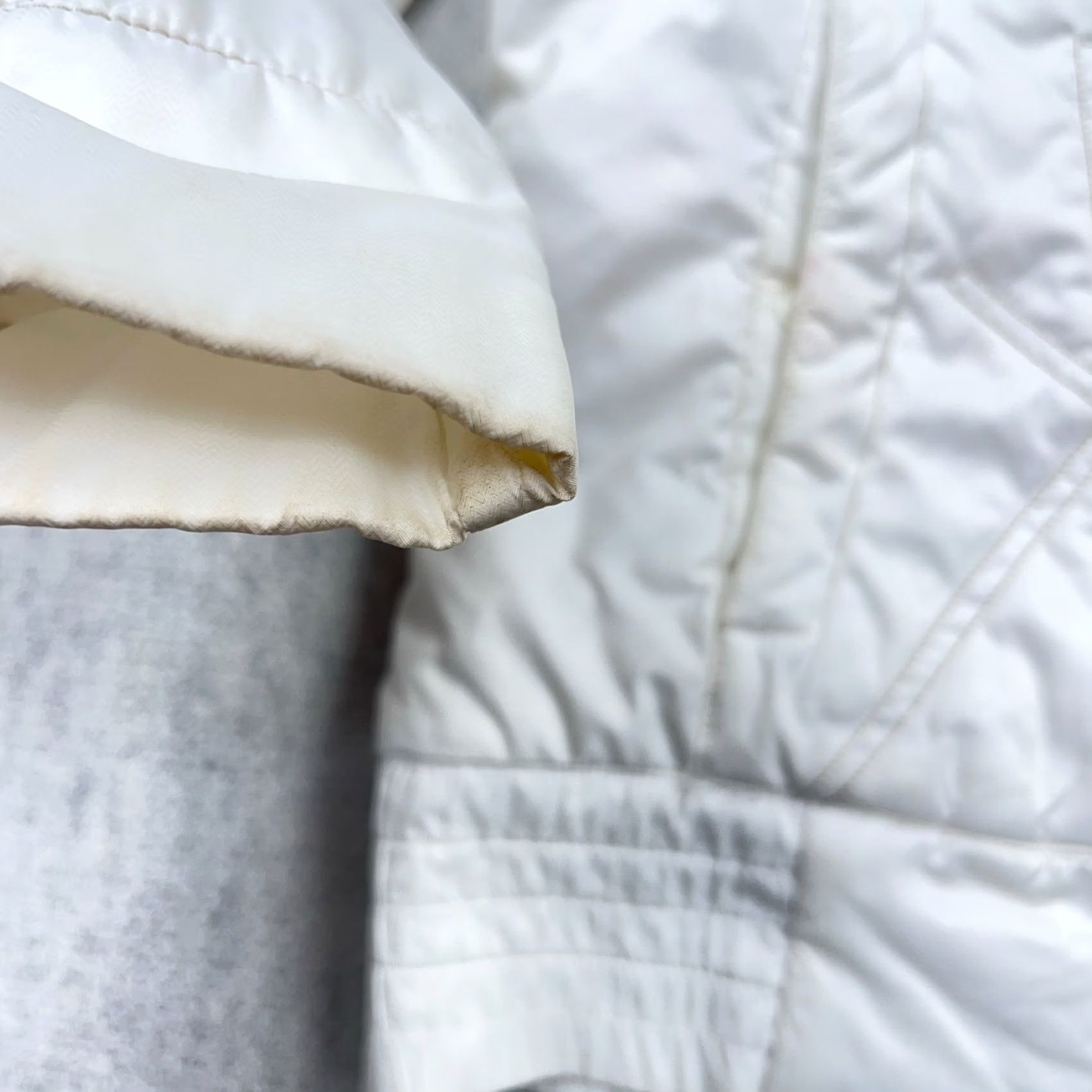 Under Armour Under Armour Puffer Jacket Women M White Convertible Vest Sleeveless Zip Full Zip Packable Embroidered Logo 90s Outdoor Classic Mens Womens Girls Size M / US 6-8 / IT 42-44 - 6 Thumbnail