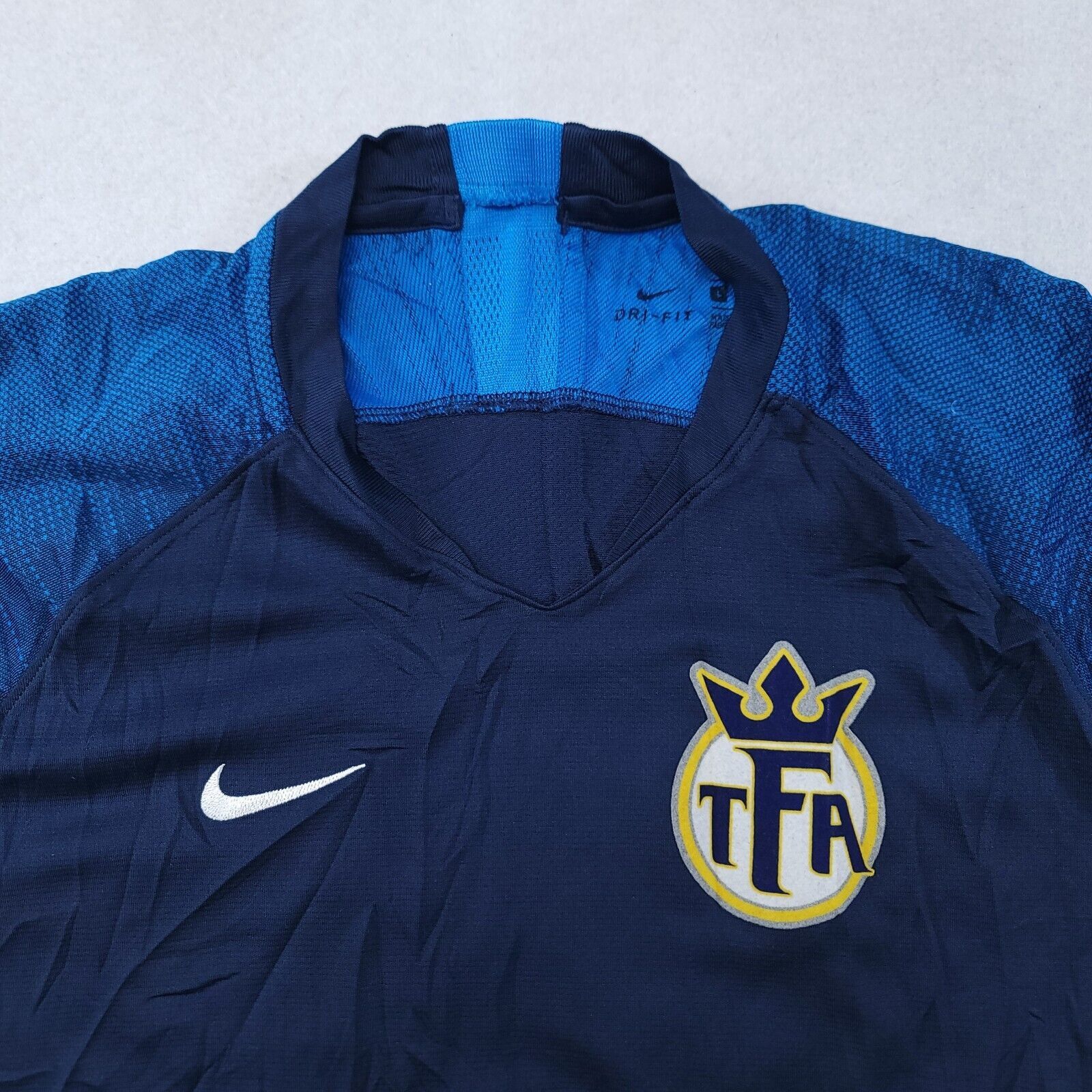 Nike Nike Dri-Fit Pullover Active T Shirt Womens Size Large Blue Size L / US 10 / IT 46 - 1 Thumbnail