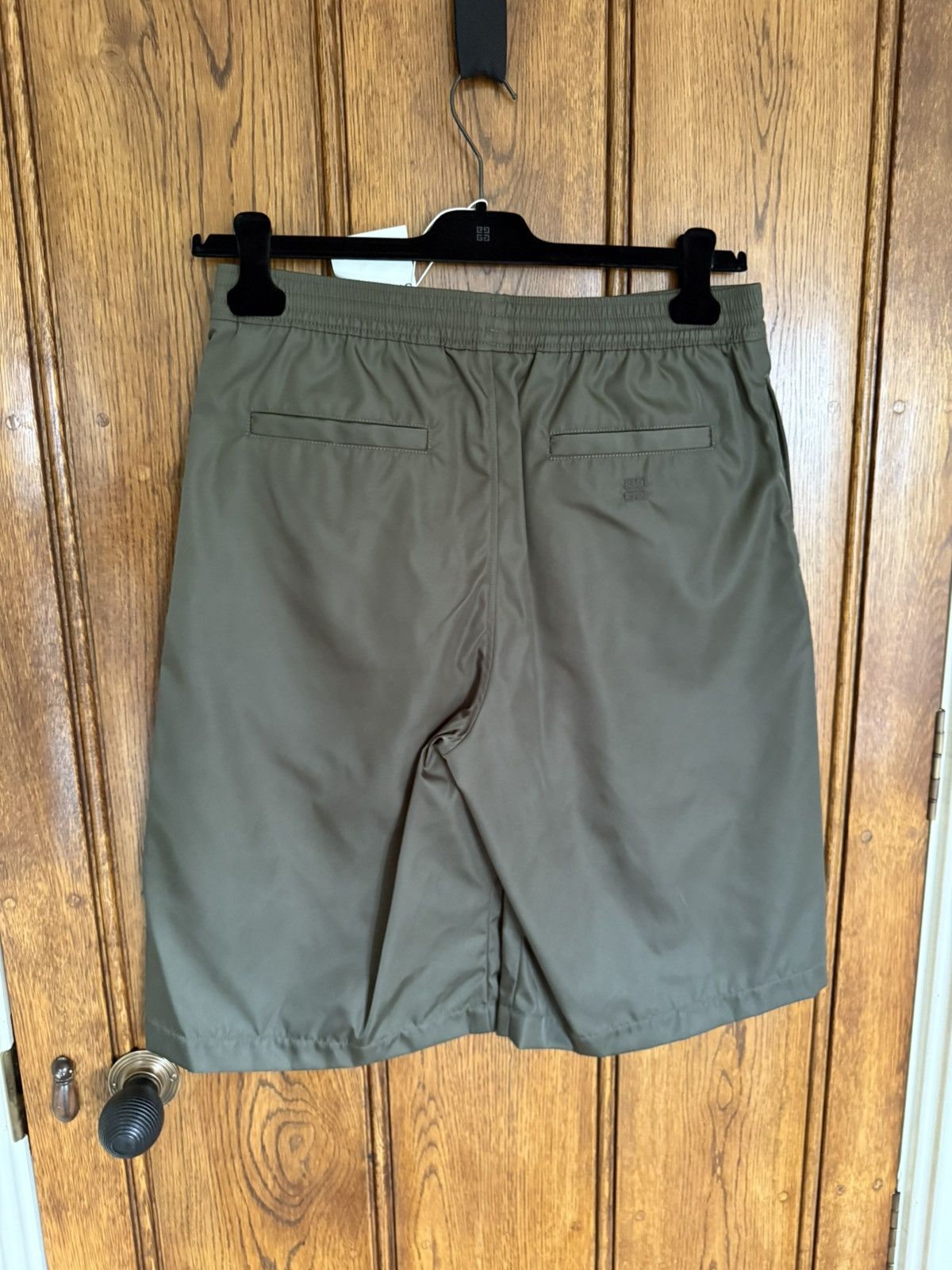Givenchy SS24 $1.15k 🤑 Givenchy logo nylon baggy track shorts 46 Size US 30 / EU 46 - 14 Thumbnail