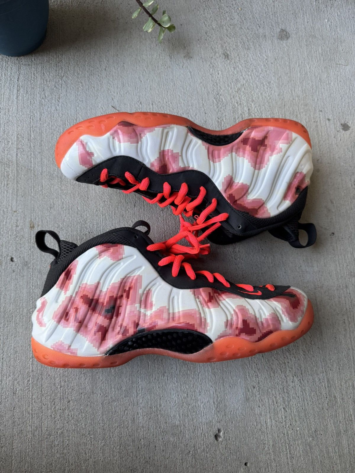 Nike Nike Foamposite “Thermal Map” Size US 11 / EU 44 - 2 Thumbnail