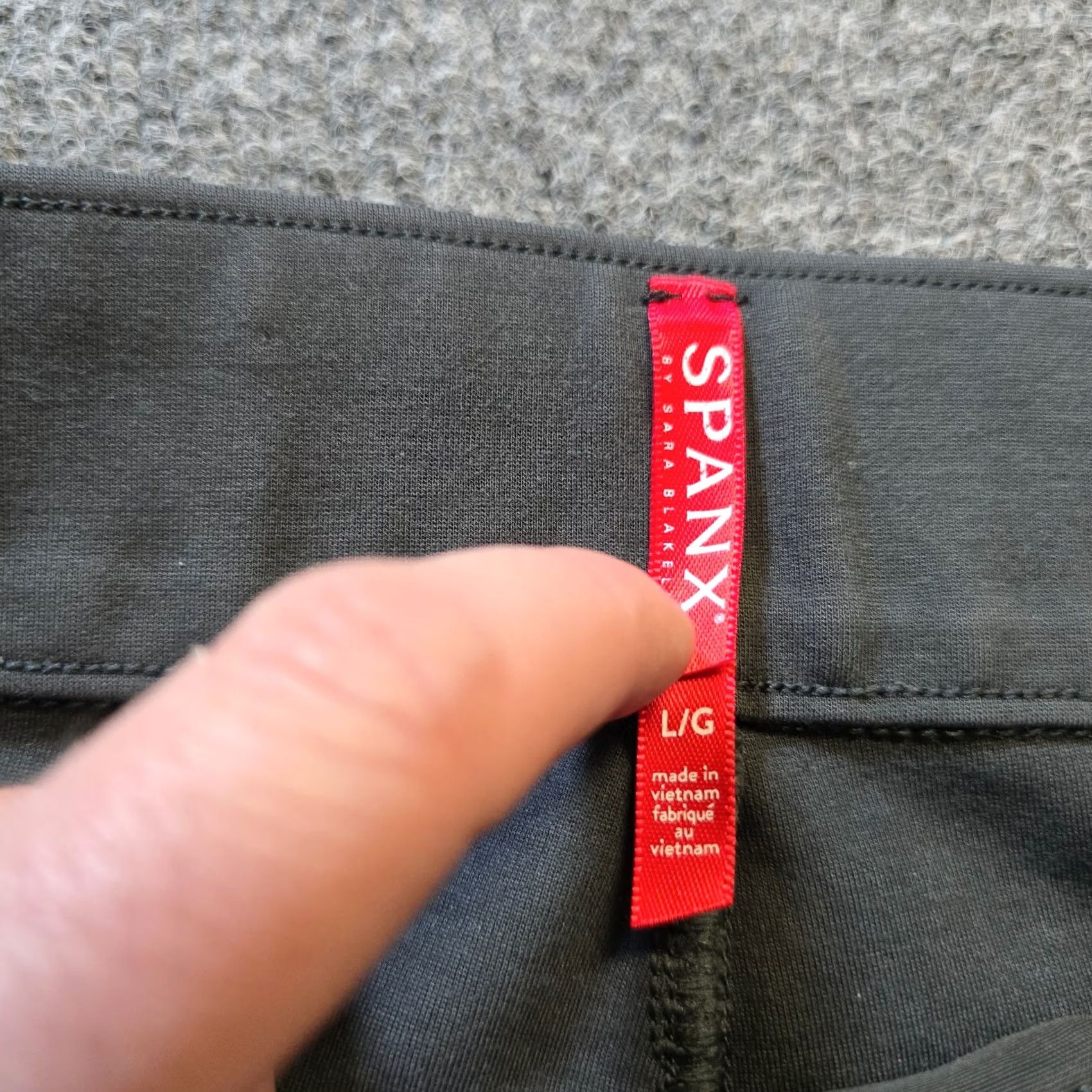 Spanx Spanx Pants Womens Size Large Gray Pull On Stretch Cropped Capri Capsule Casual Size 36" / US 14 / IT 50 - 3 Thumbnail