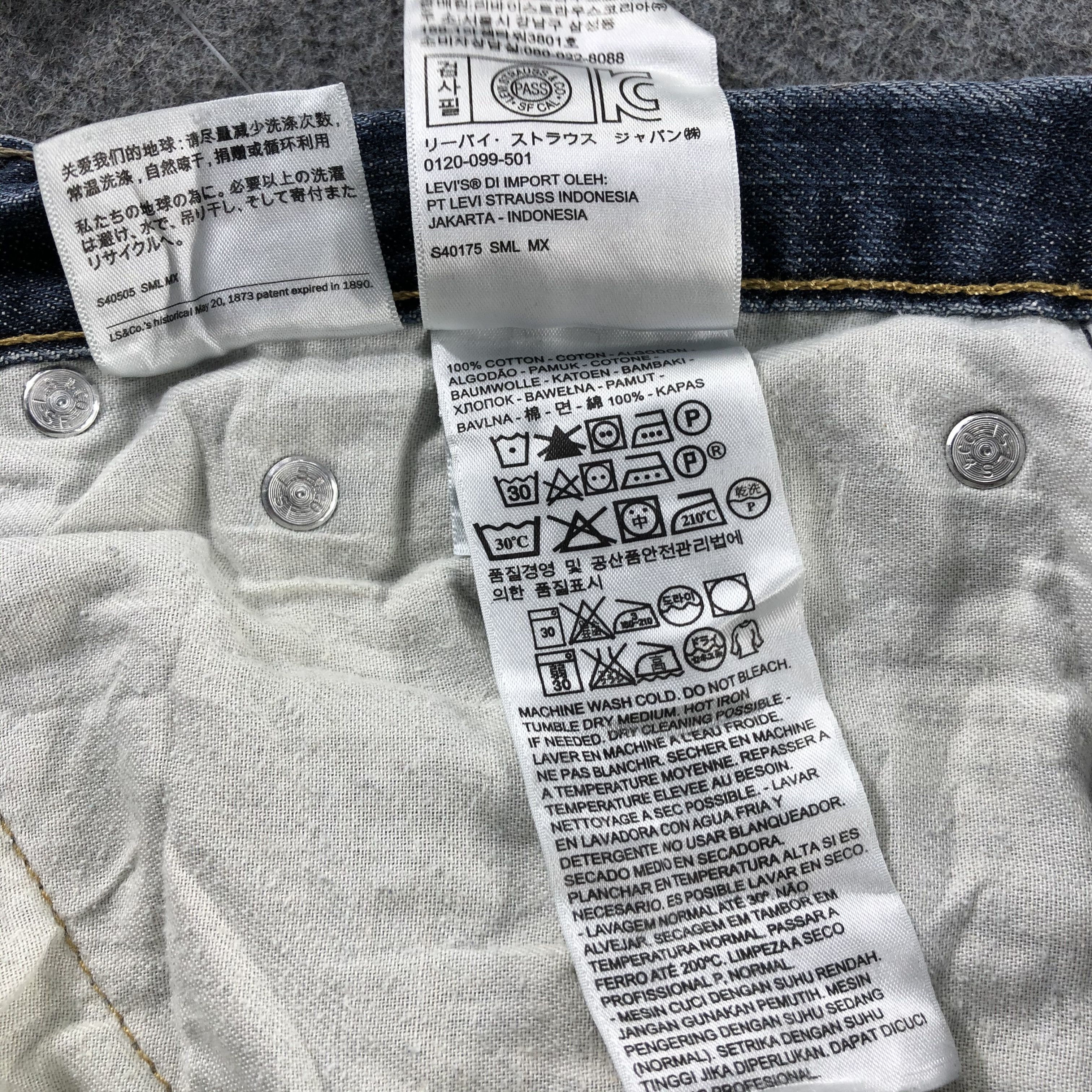 Levi's Vintage Faded Black Levis 514 Jeans-J2649 Size US 35 - 15 Thumbnail