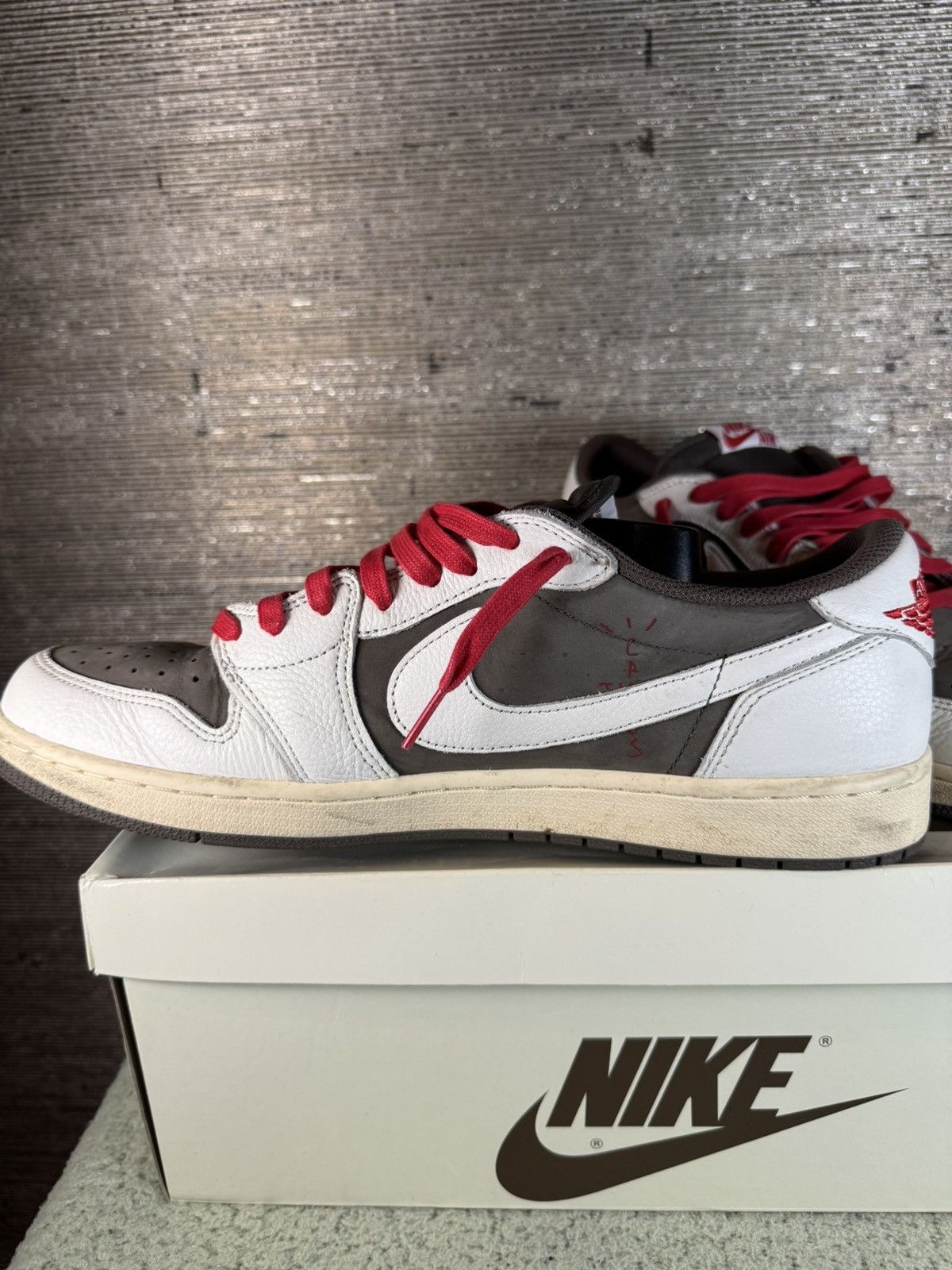 Jordan Brand × Travis Scott Travis Scott x Air Jordan 1 Retro Low OG ‘Reverse Mocha’ Size US 13 / EU 46 - 5 Thumbnail