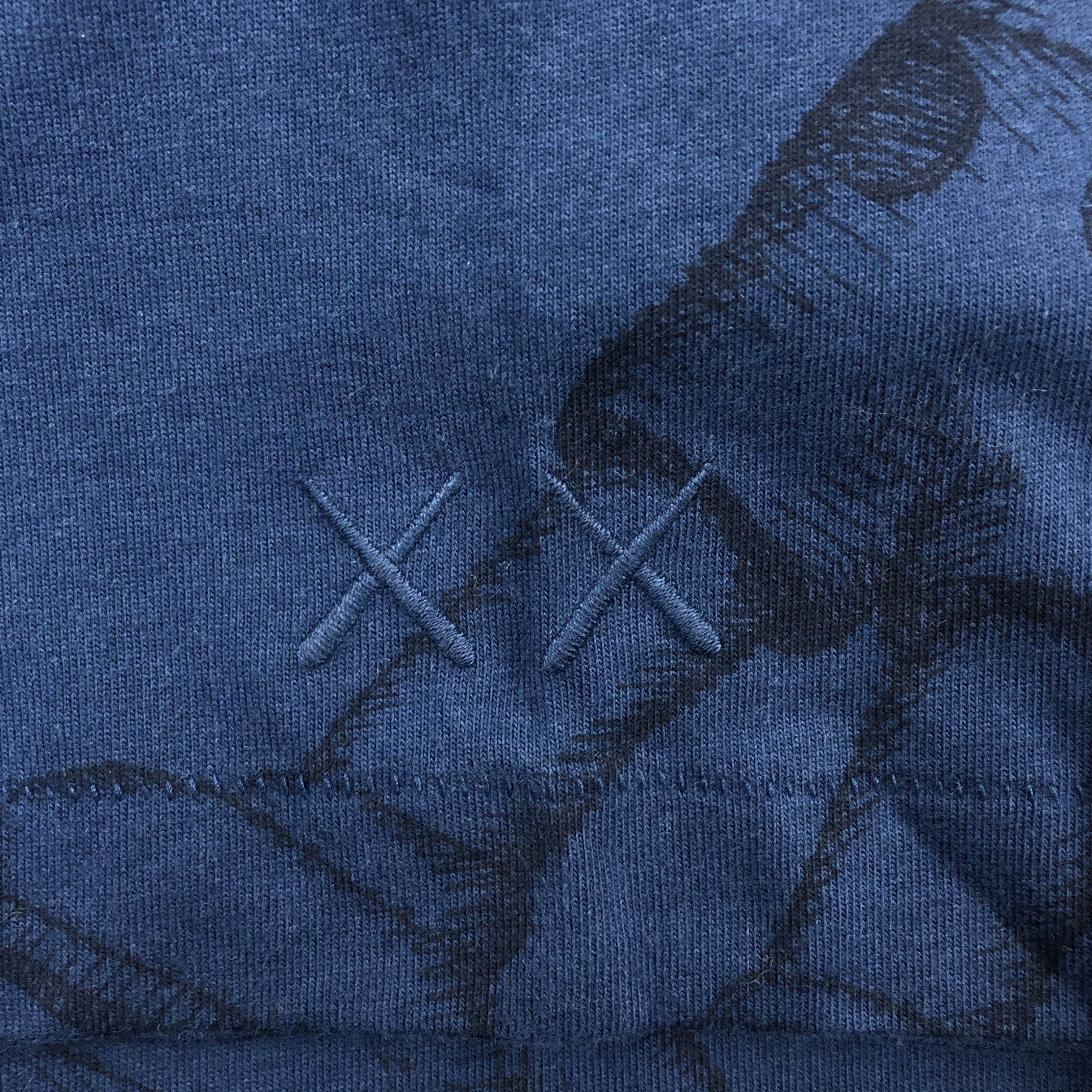 Japanese Brand KAWS x Uniqlo All Over Holiday Print Tshirt - H049 Size US S / EU 44-46 / 1 - 3 Thumbnail