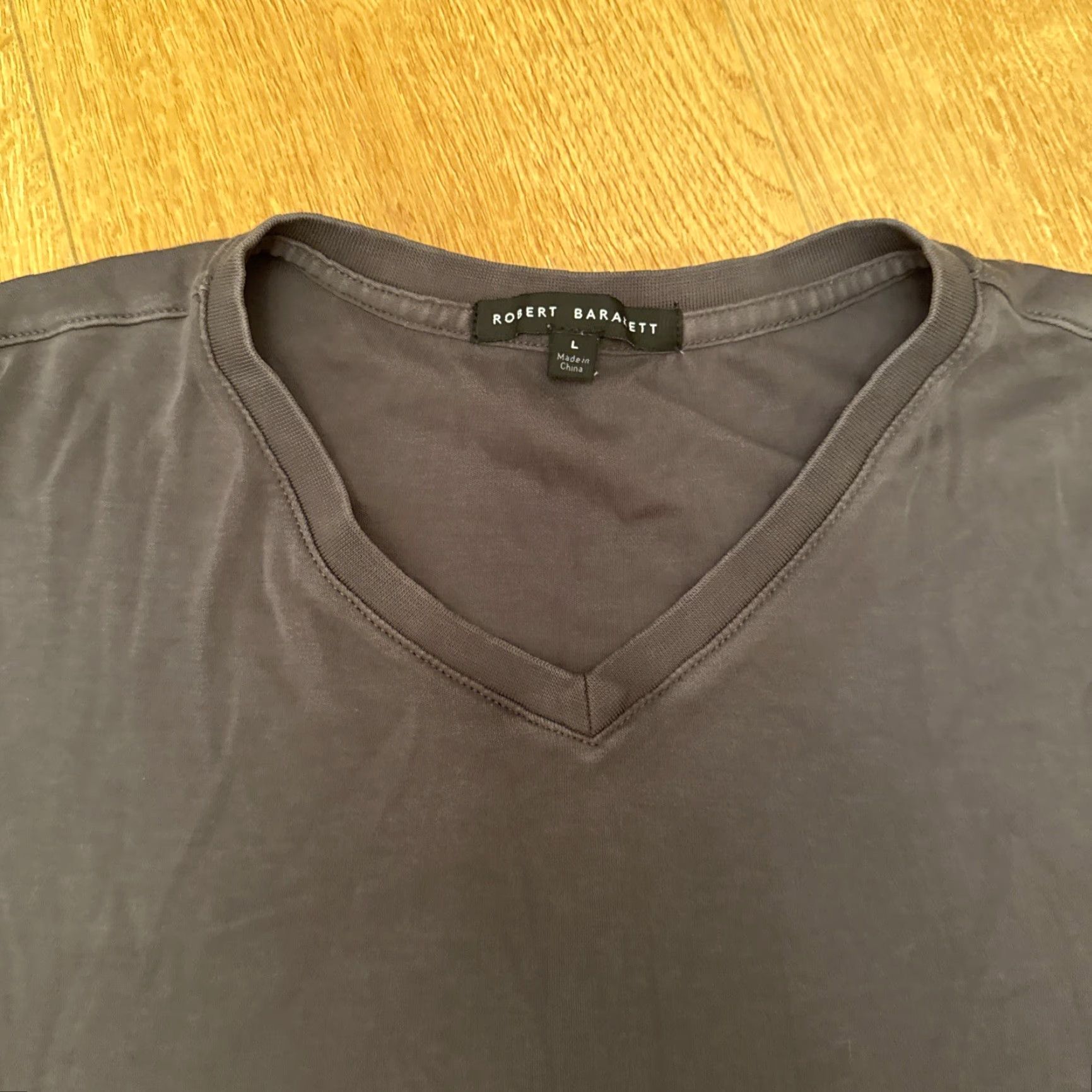 Vintage Robert Barakett Montreal L T Shirt Mens Iron Gray V Neck Fitted 100% Pima Cotton Shirt Regular Men Gray Short Sleeve V-Neck Knit Cotton Modern Size US L / EU 52-54 / 3 - 2 Thumbnail