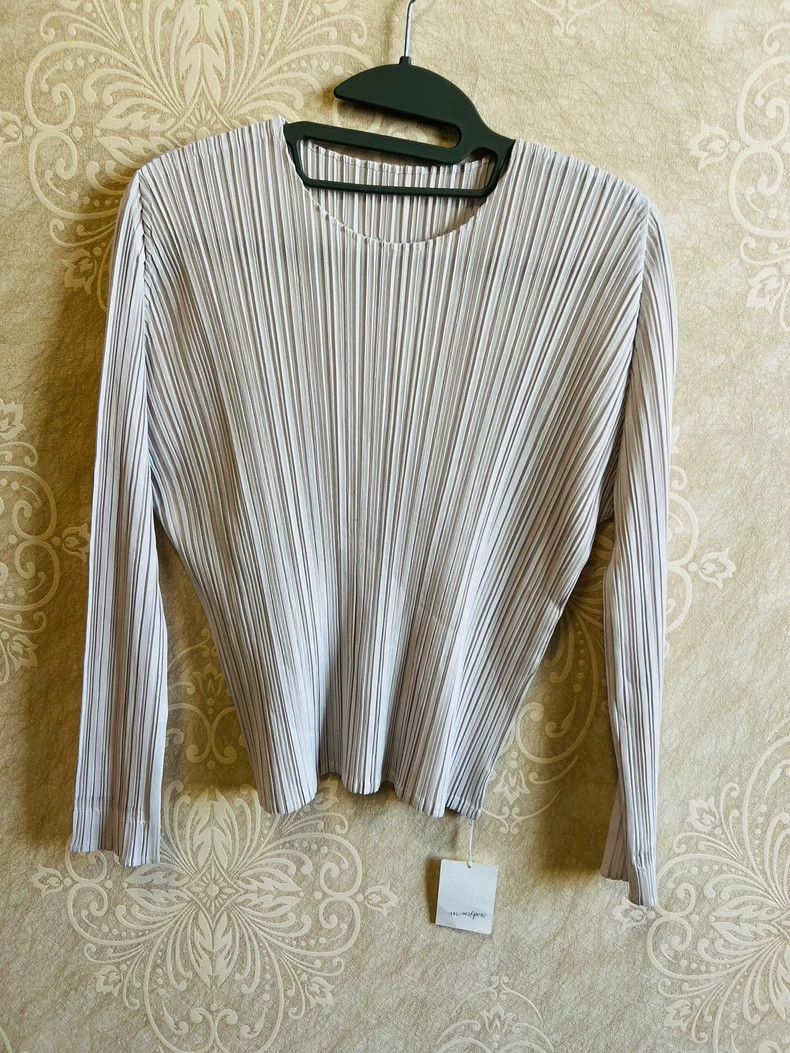 Issey Miyake Issey Miyake size:3 Off-white pleated long-sleeved shirt Size S / US 4 / IT 40 - 1 Thumbnail