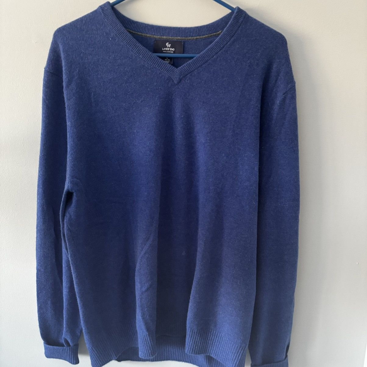 Lands' End Lands End 100% Cashmere Blue V Neck Sweater Size US L / EU 52-54 / 3 - 1 Thumbnail