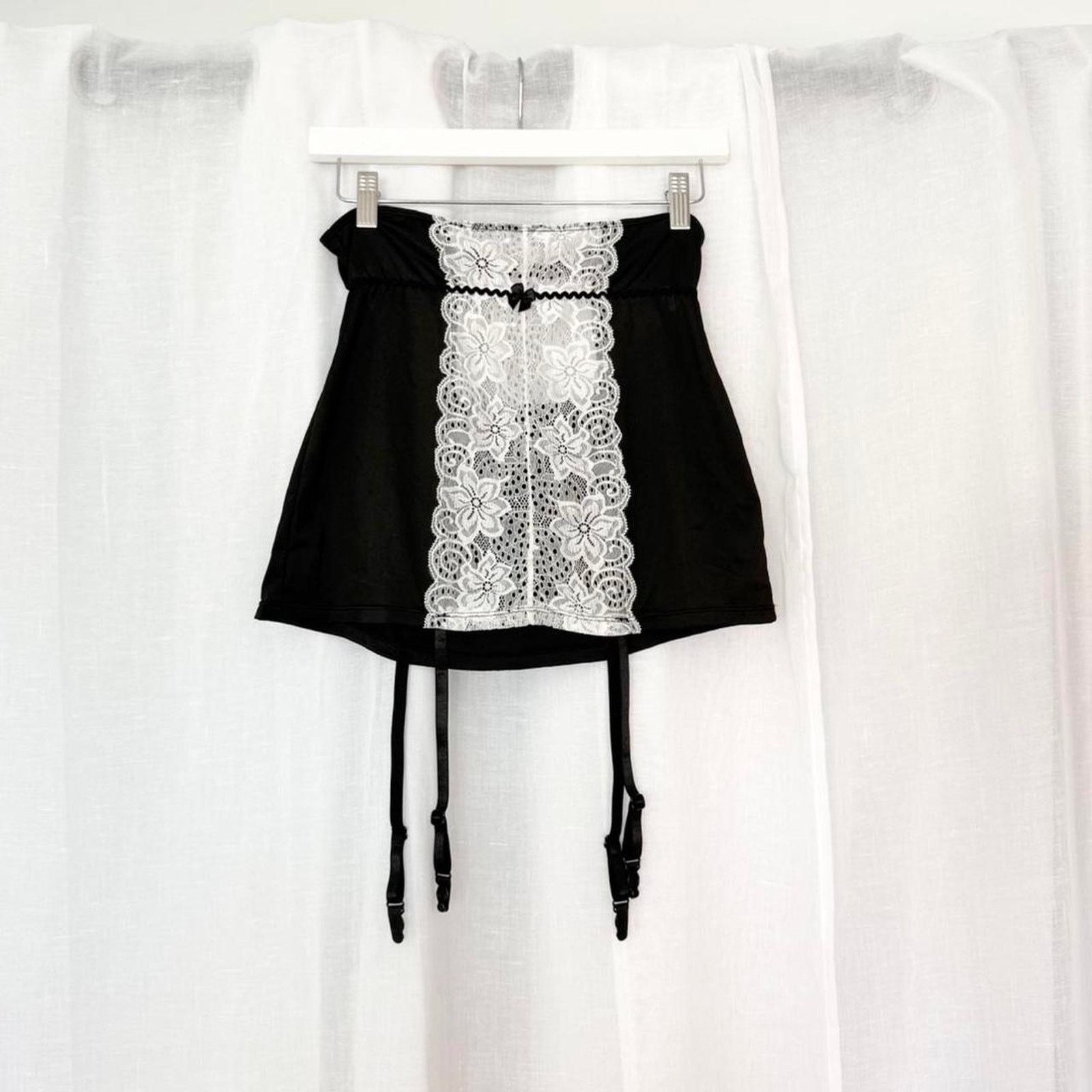 Other ♡ black & white lace garter mini skirt ♡ Size 30" / US 8 / IT 44 - 2 Thumbnail