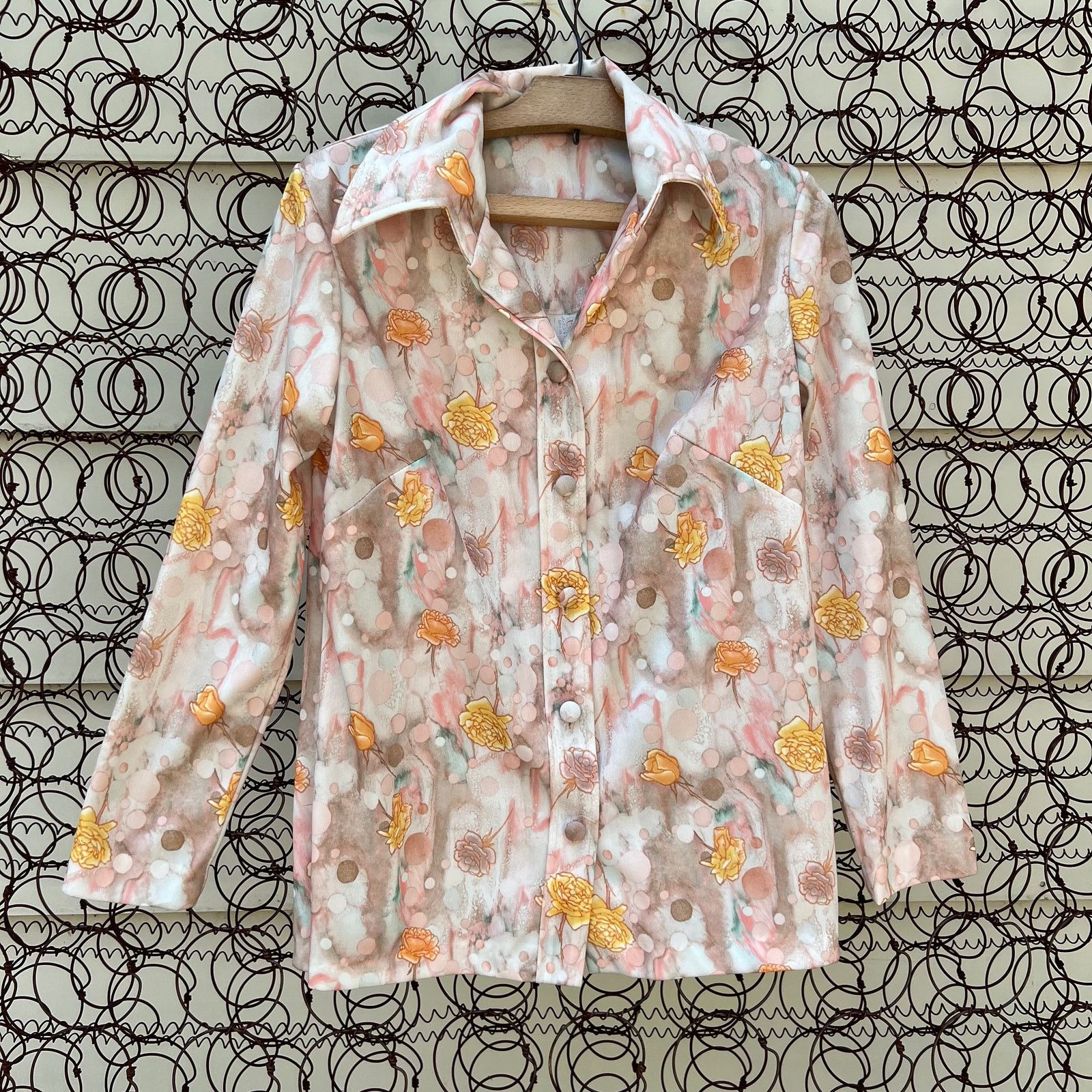Vintage 70s yellow rose dagger point collar button down blouse Size M / US 6-8 / IT 42-44 - 1 Thumbnail