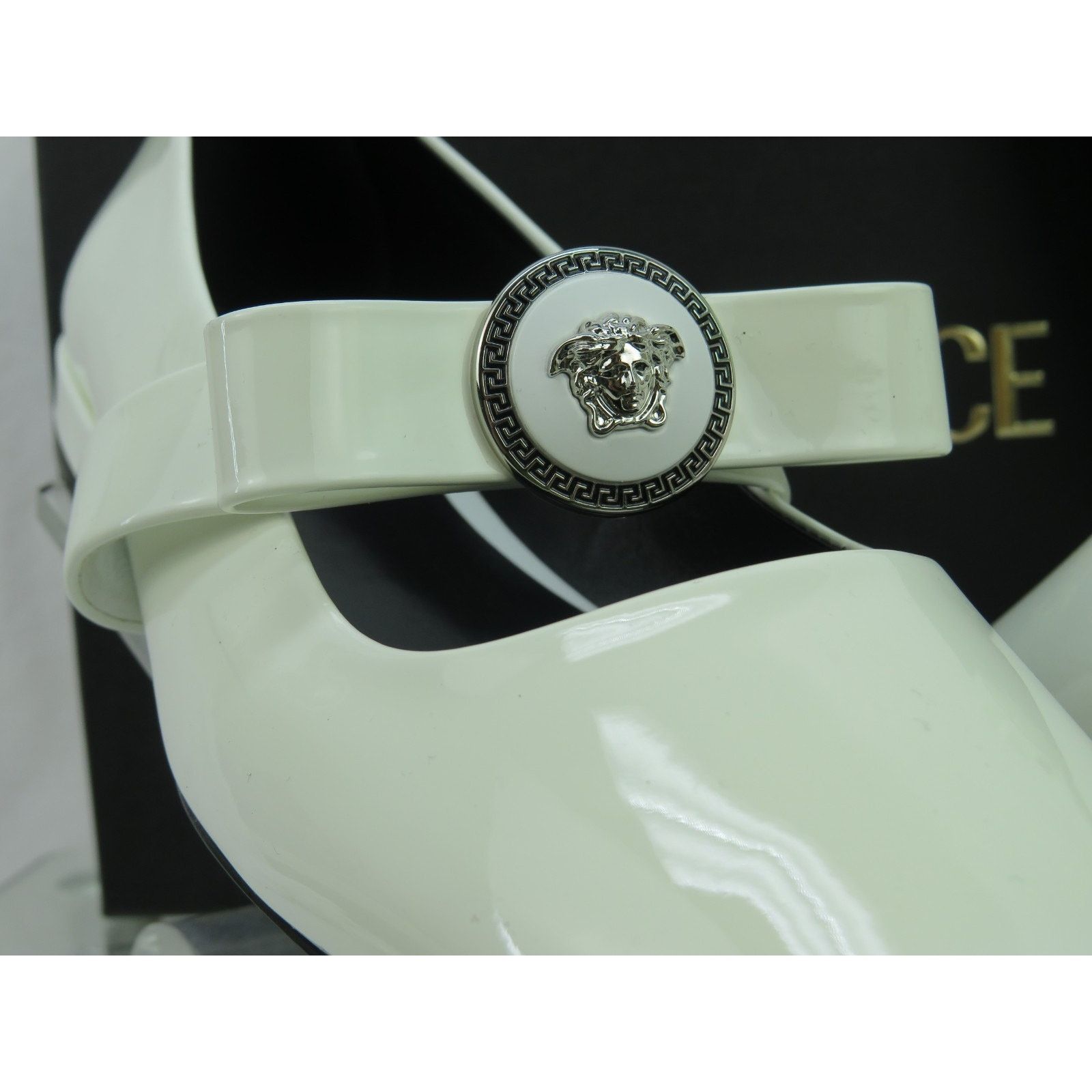 Versace VERSACE WHITE PATENT LEATHER COIN MEDUSA HEAD BOW FLATS 40 Size US 10 / IT 40 - 8 Thumbnail