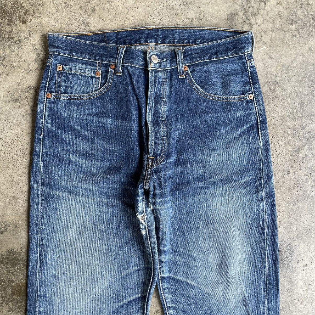 Levi's Vintage Clothing 🔥Vintage Levis 501 Stoned Washed Ripped Distress Denim Jeans Size US 33 - 2 Thumbnail