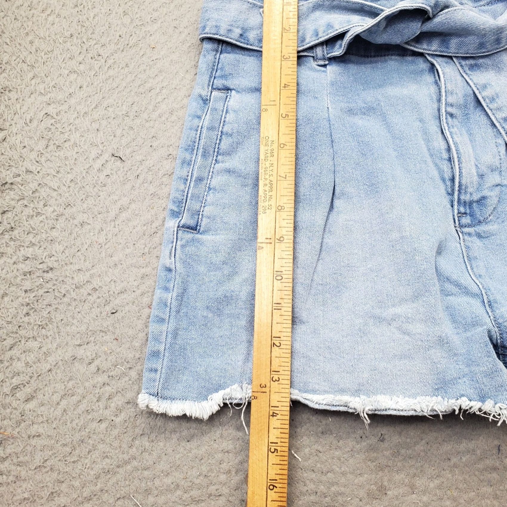 Calvin Klein Calvin Klein Jeans Shorts Women 28 Blue Cotton Stretch Paperbag Waist Frayed Hem Size 28" / US 6 / IT 42 - 7 Thumbnail