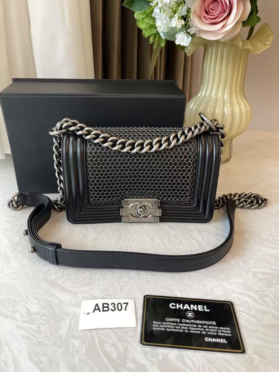 Chanel Pre-loved Bag Very good condition Size ONE SIZE - 1 Thumbnail