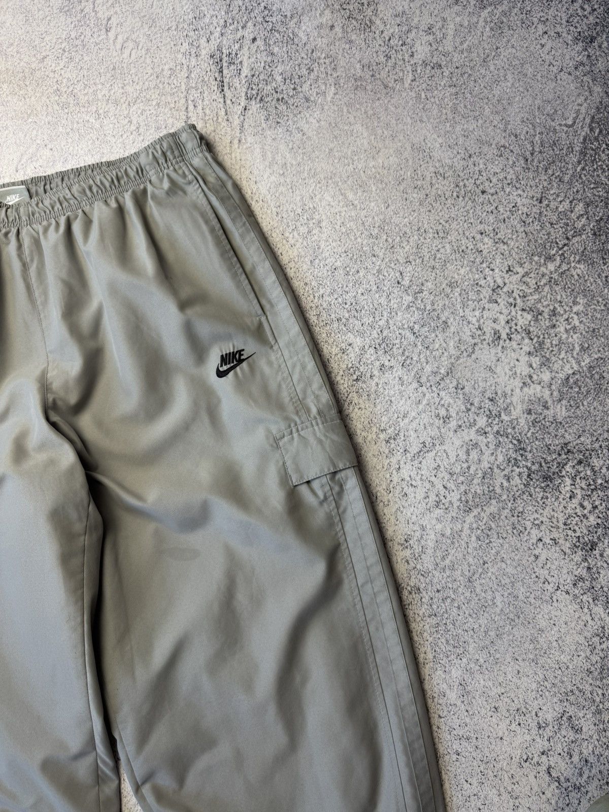 Nike Vintage Nike Cargo pants Joggers Y2K Size XL Size US 36 / EU 52 - 6 Thumbnail