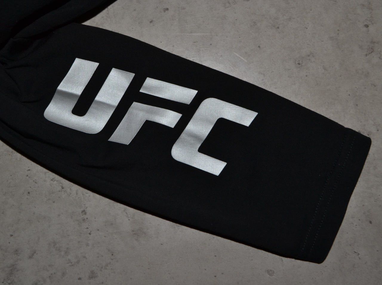 UFC Venum UFC Authentic Fight Week Long Sleeve T-Shirt Size L Size US L / EU 52-54 / 3 - 4 Thumbnail