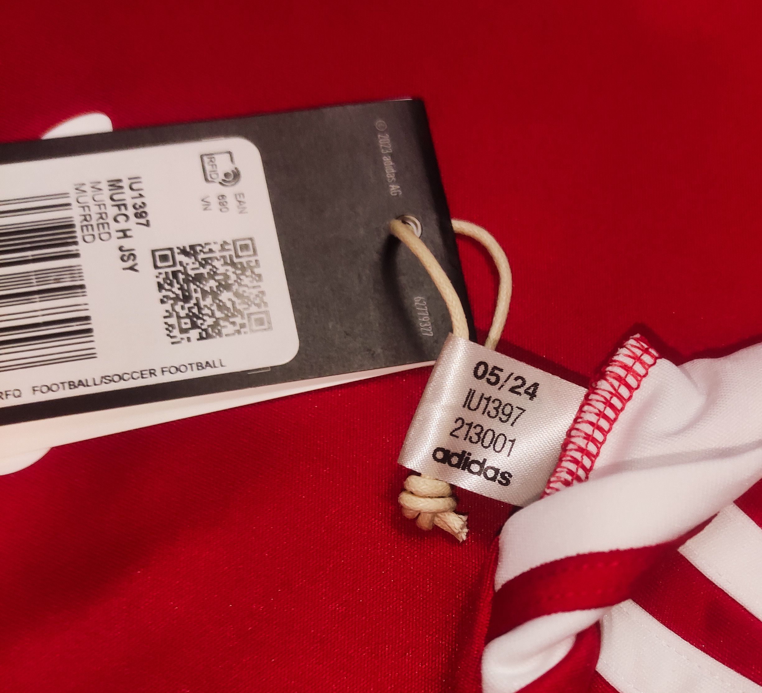 Adidas BNWT B. Fernandes #8 Manchester United 2024 2024 Adidas Home Size US L / EU 52-54 / 3 - 4 Thumbnail