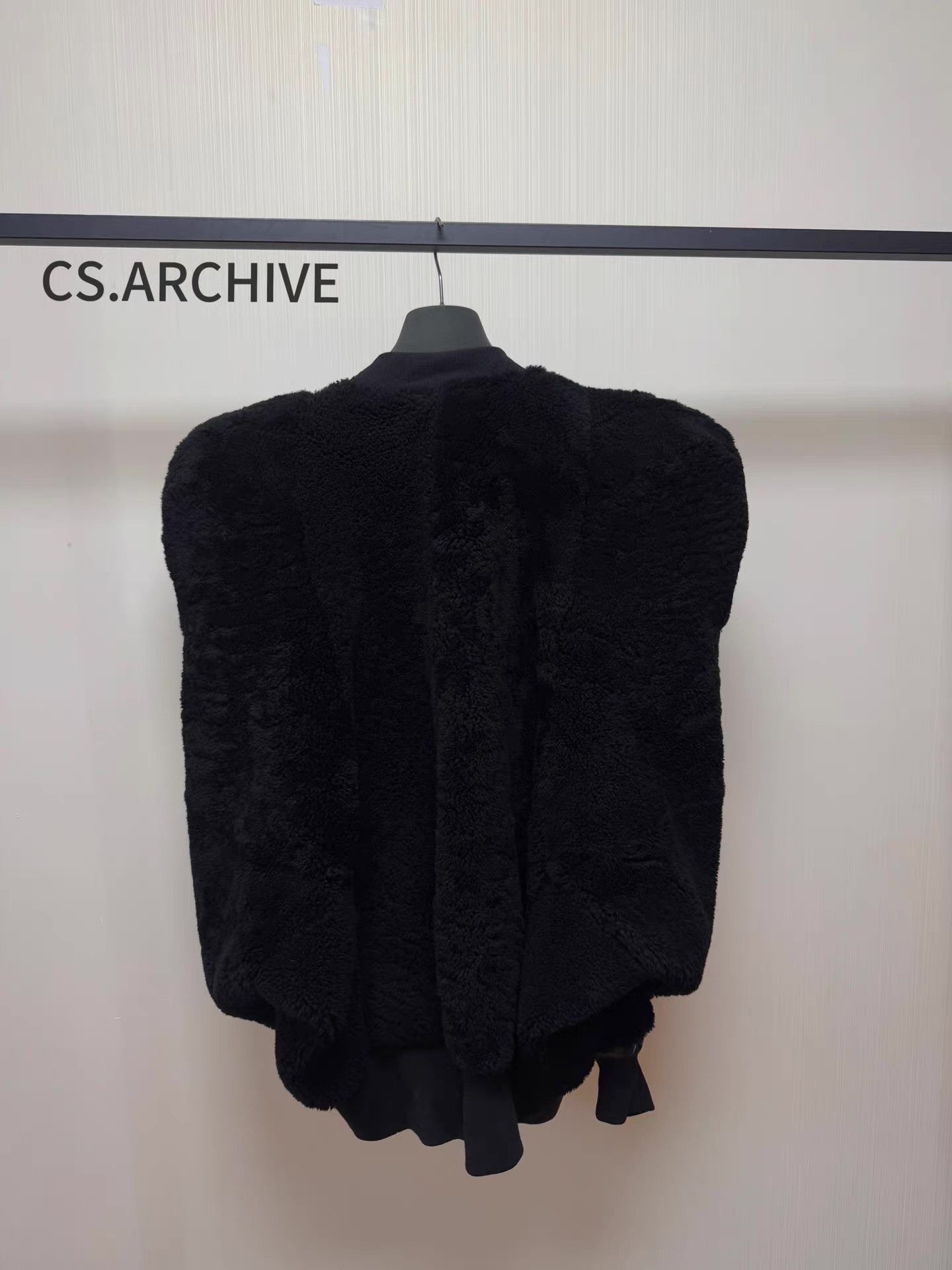 Rick Owens Rick Owens Shearling Q8 Size US M / EU 48-50 / 2 - 4 Thumbnail