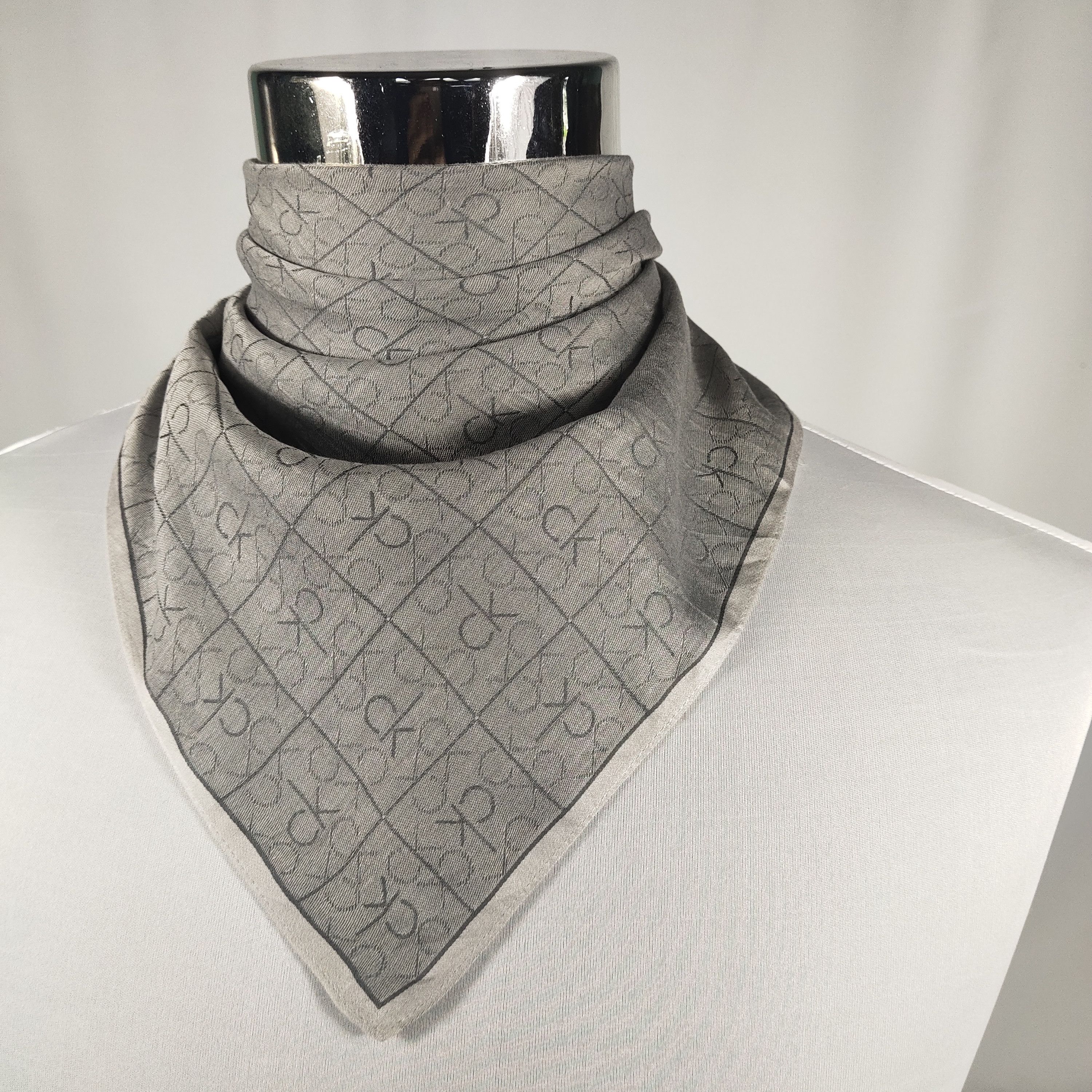 Calvin Klein Handkerchief / Neckerchief / Bandana FZ169
