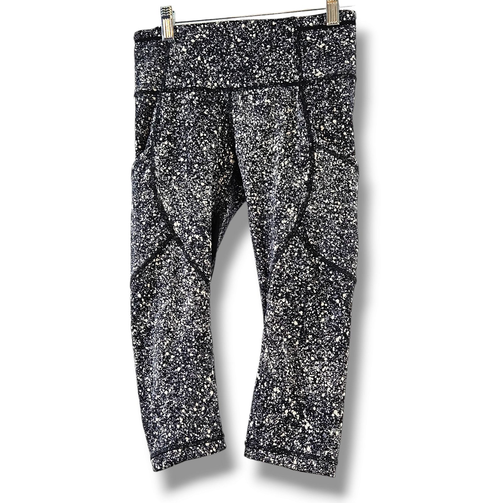 Lululemon EUC Lululemon Outrun High-Rise Mesh Insert Crop Sz. 4 Size 27" / US 4 / IT 40 - 3 Thumbnail
