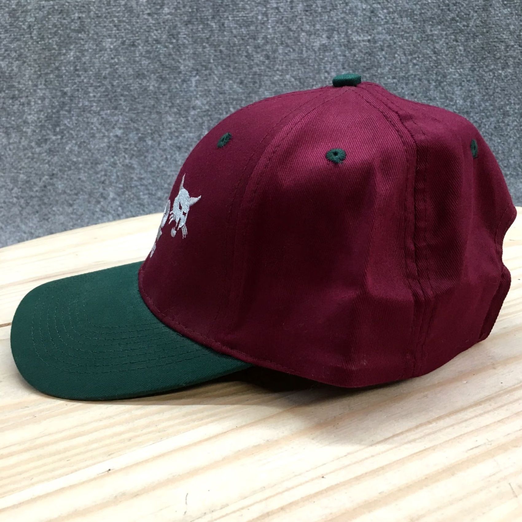 Logo 7 Mens Lano Baseball Cap Hat Maroon Green One Size Embroidered Logo Curved Brim Size ONE SIZE - 4 Thumbnail