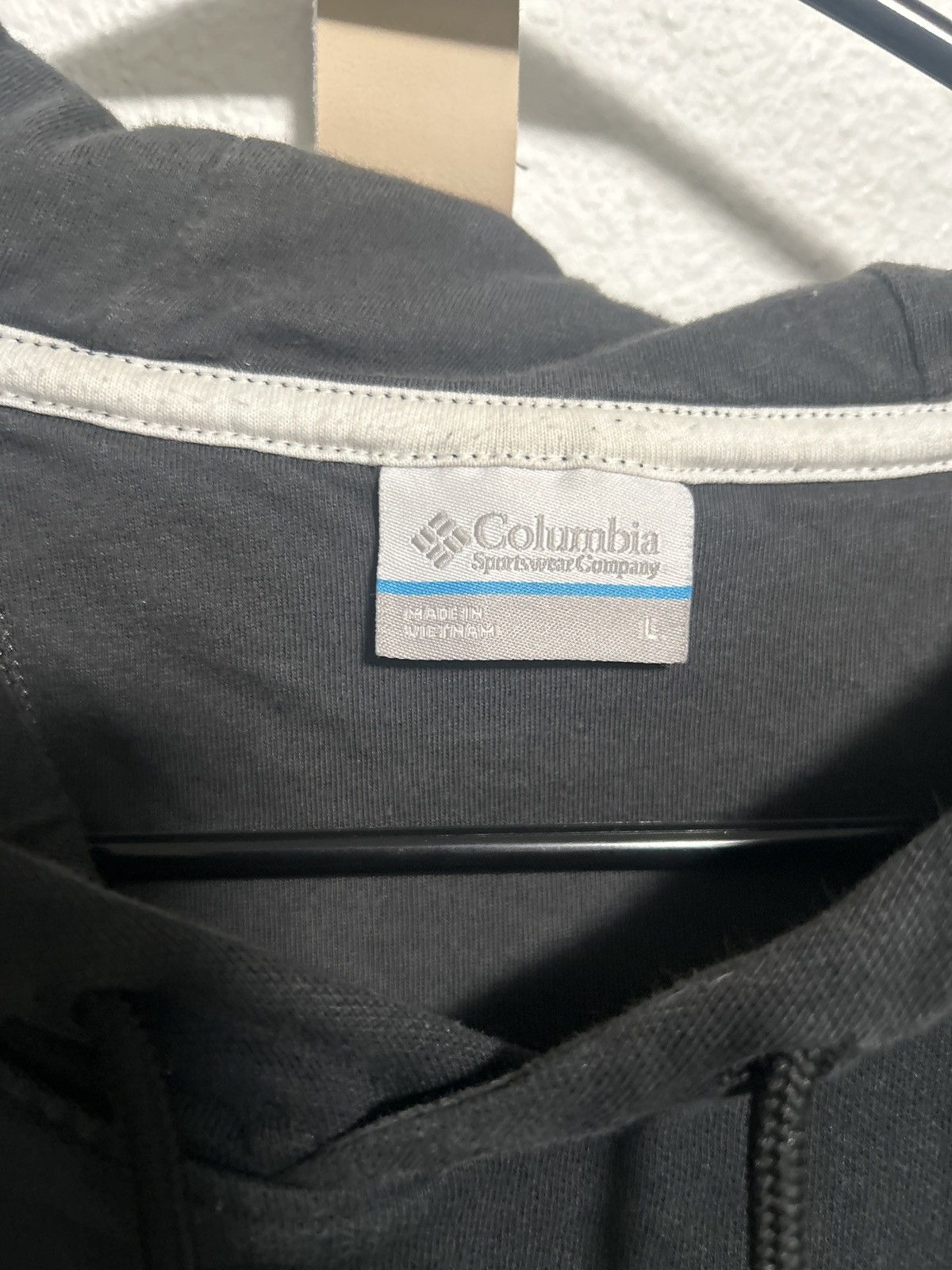 Columbia Very worn columbia hoodie size L good for work Size US L / EU 52-54 / 3 - 4 Thumbnail
