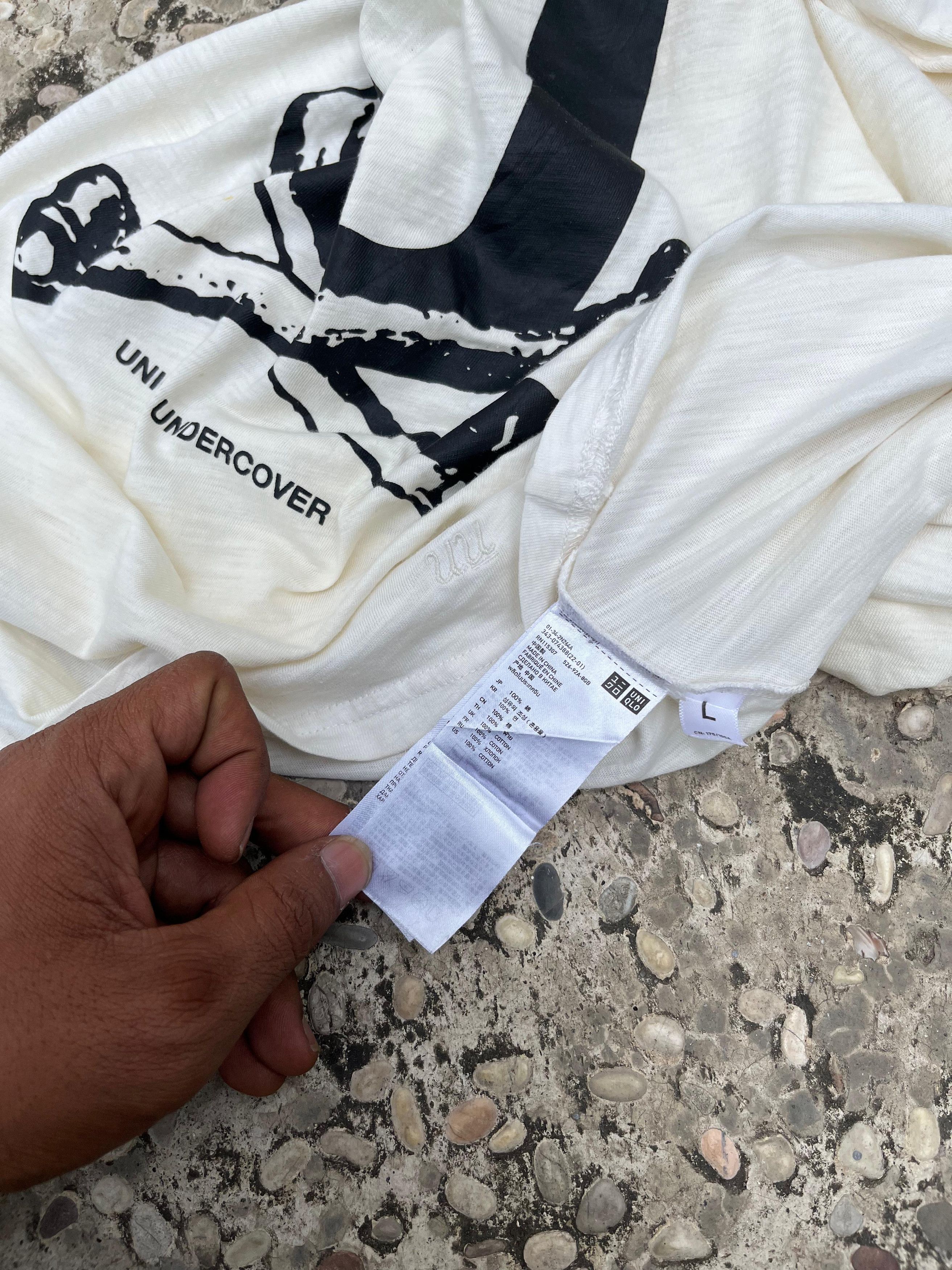 Undercover × Uniqlo Undercover X Uniqlo Crossbone Tshirt Size US L / EU 52-54 / 3 - 7 Thumbnail