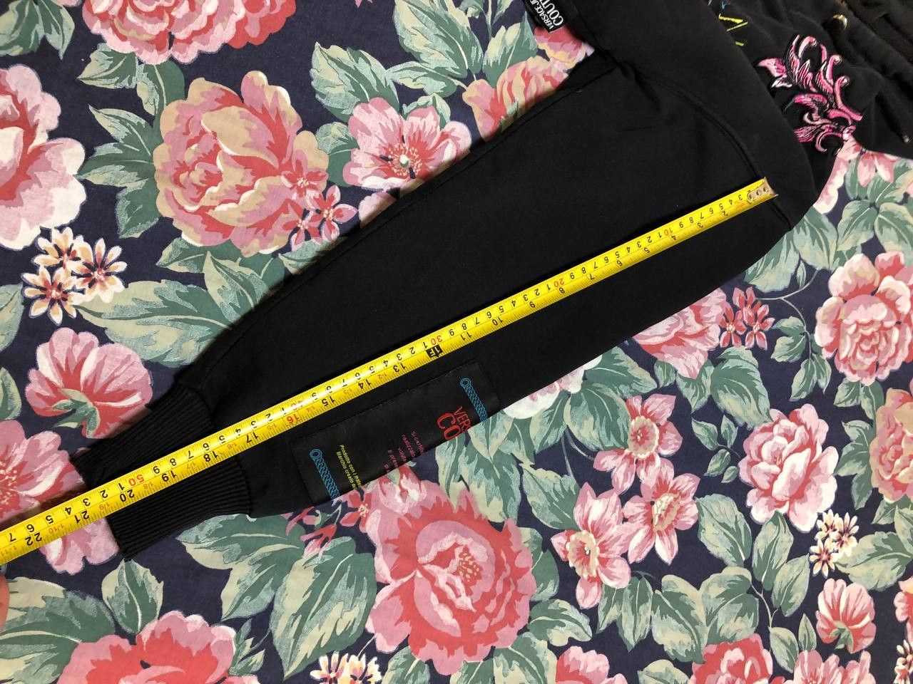 Versace Jeans Couture Versace Jeans Couture black big gold logo hoodie Size XS / US 0-2 / IT 36-38 - 12 Thumbnail