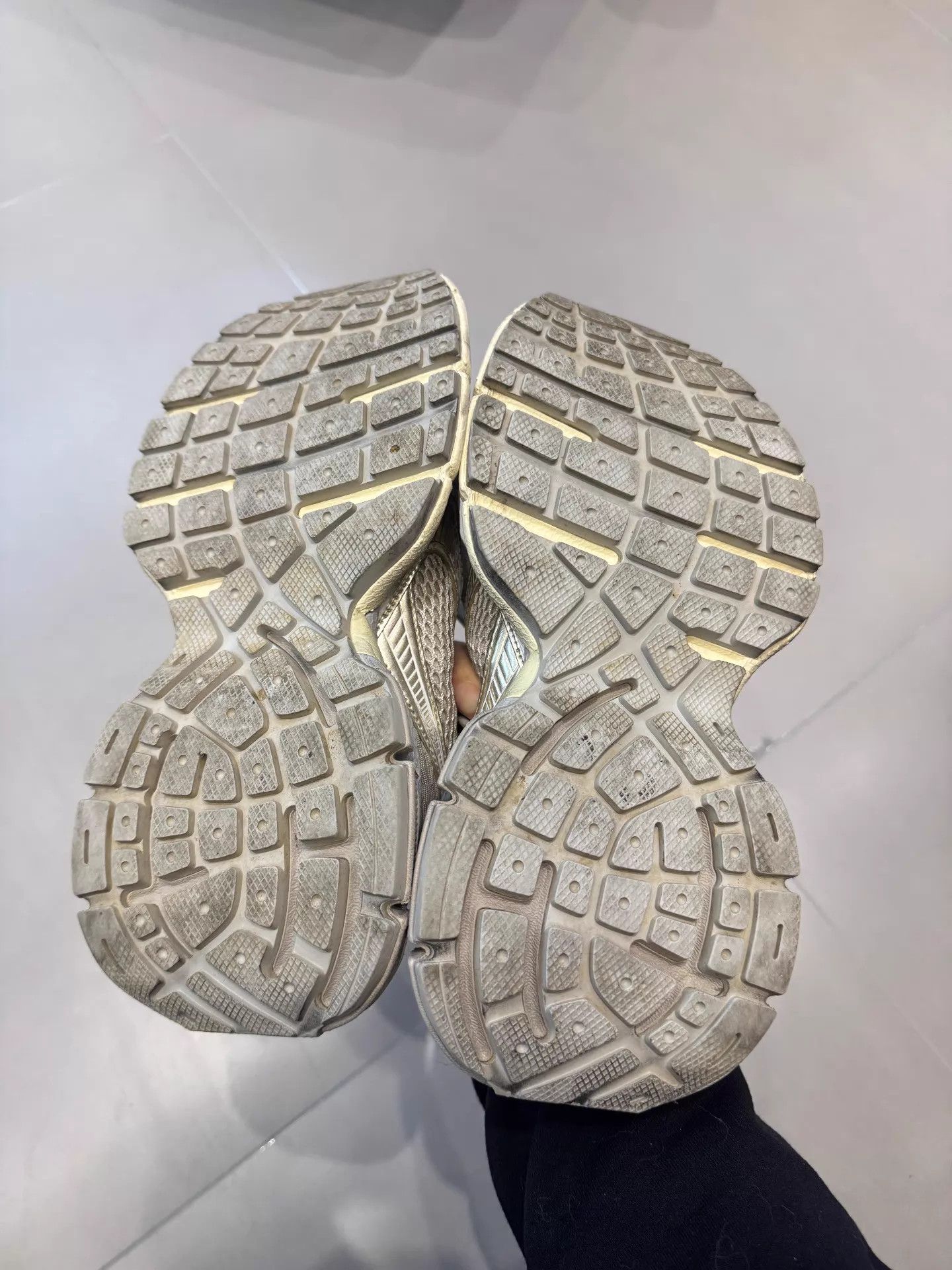 Balenciaga Balenciaga Women's Off-White Lace-Up Dad Sneaker 37 Size US 6.5 / IT 36.5 - 5 Thumbnail