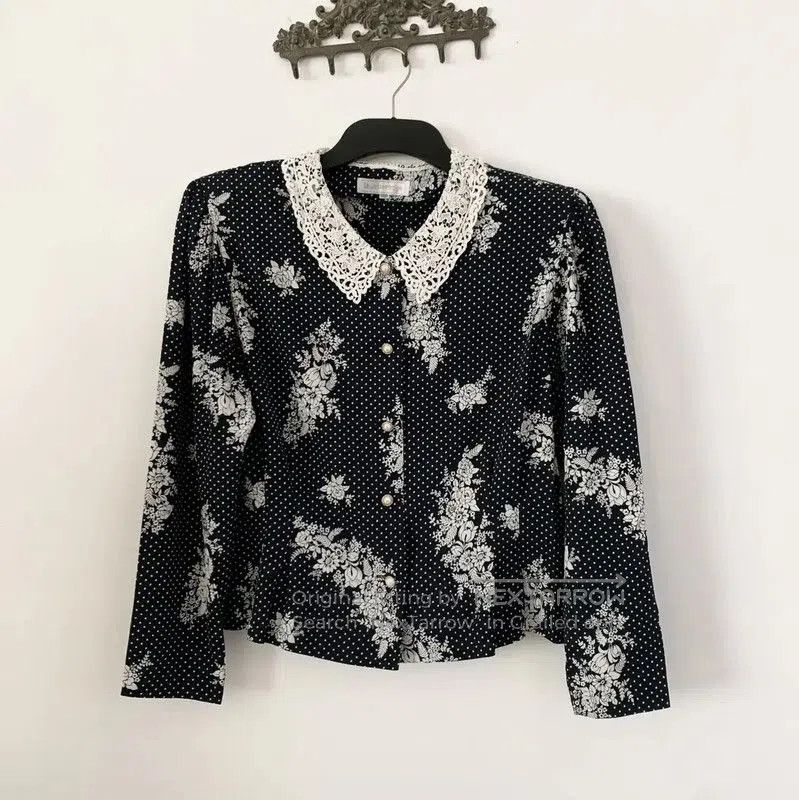 Burberry Burberry Women's Black Floral Cardigan. Size M / US 6-8 / IT 42-44 - 1 Thumbnail