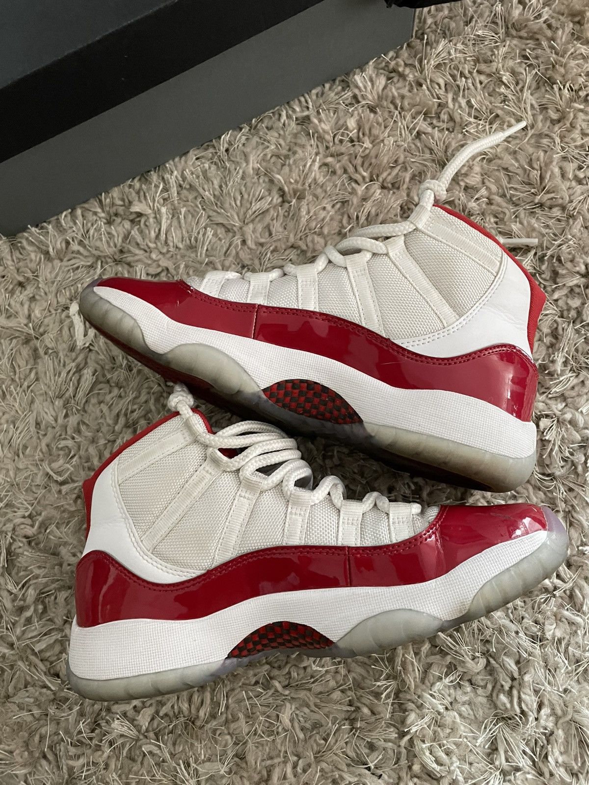 Jordan Brand Jordan 11 Cherry Size US 5 / EU 37 - 3 Thumbnail