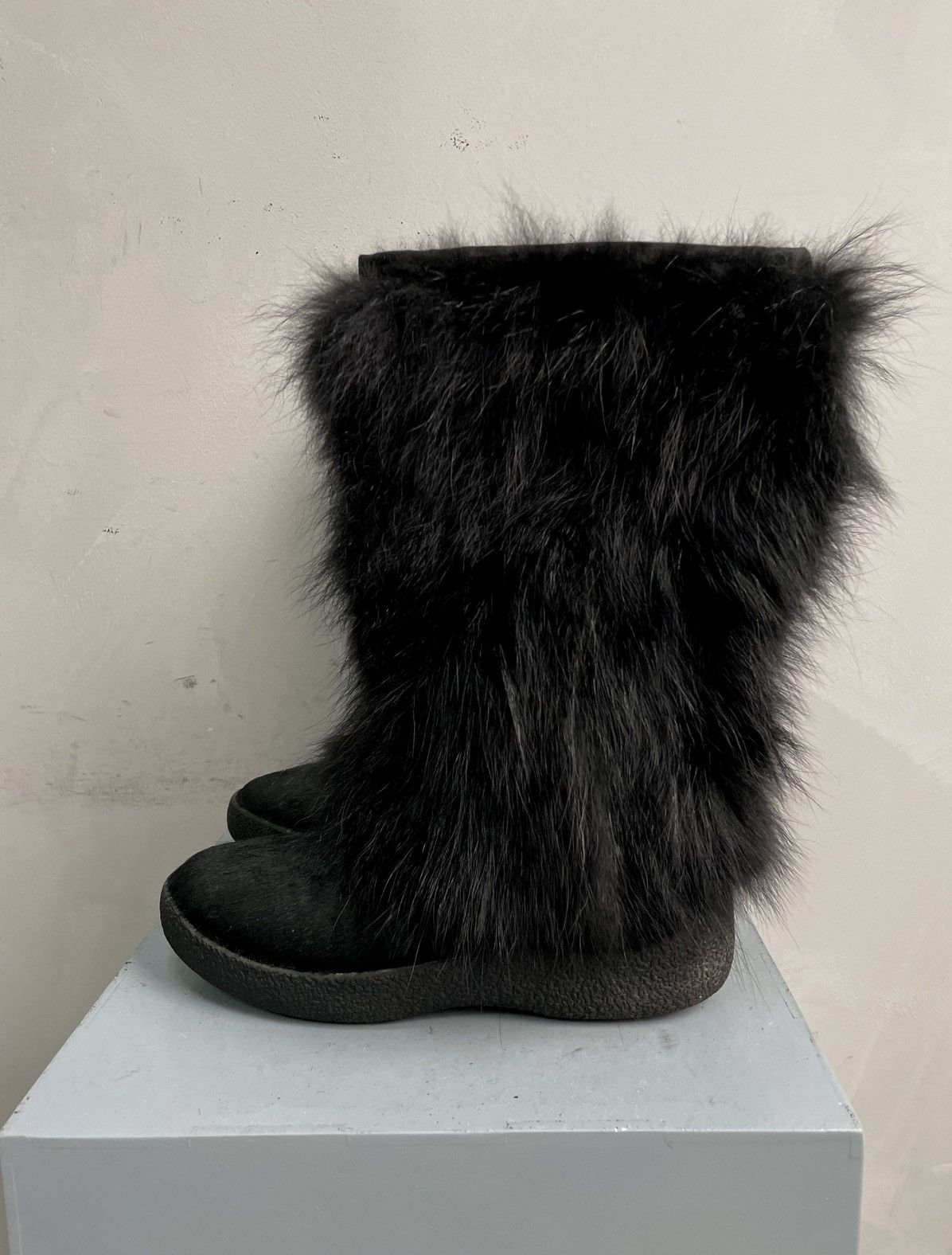 If Six Was Nine Rare 2000s real fur If Six Was Nine fuzzy boots shoes Size US 6.5 / IT 36.5 - 7 Thumbnail