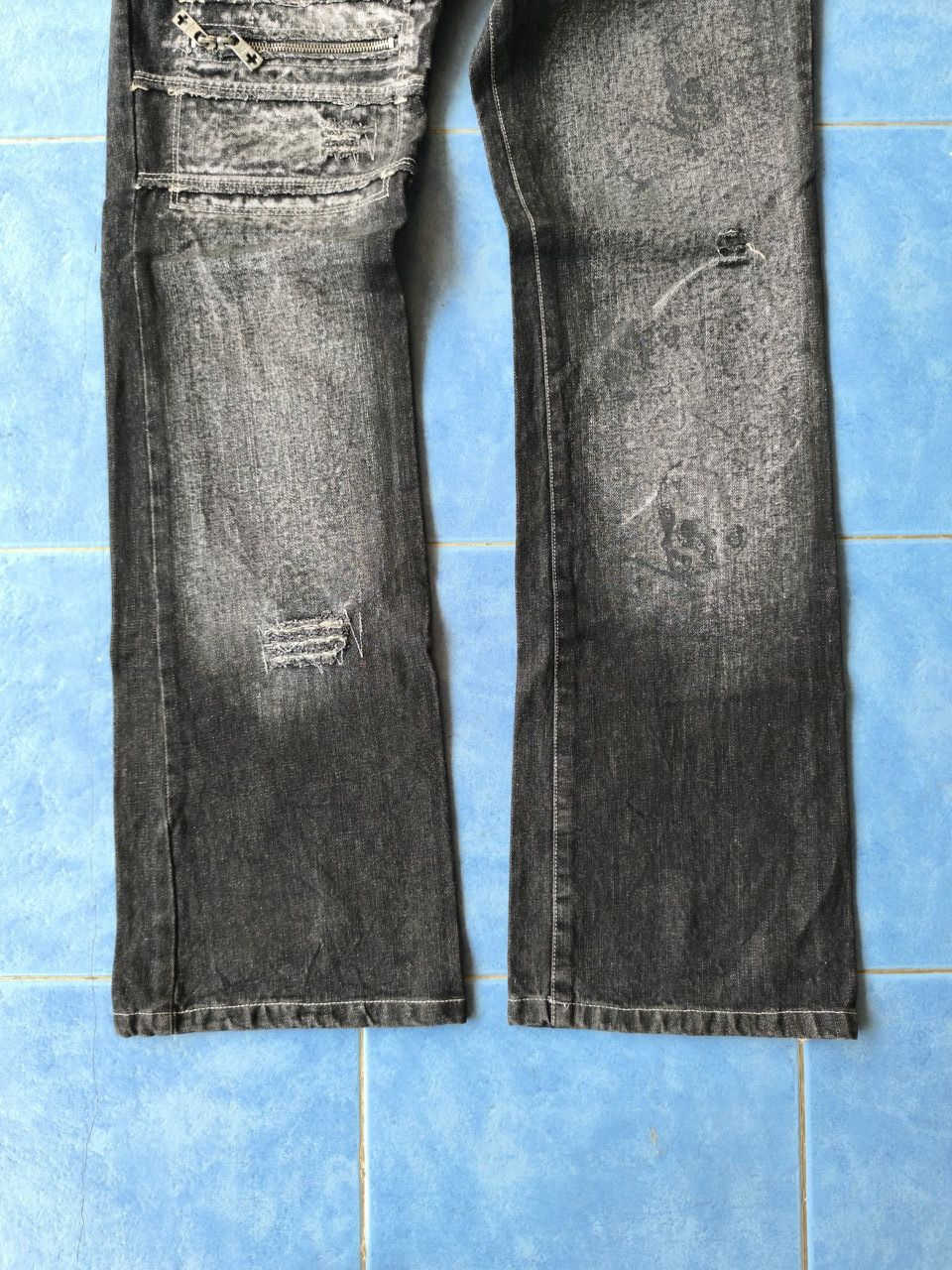 If Six Was Nine Berning Sho Flared Distressed Jeans Size US 31 - 4 Thumbnail