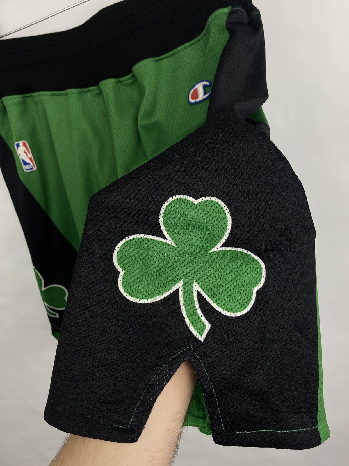 Champion Vintage 90s Champion Boston Celtics NBA Shorts Rare Just Don Size US 32 / EU 48 - 4 Thumbnail