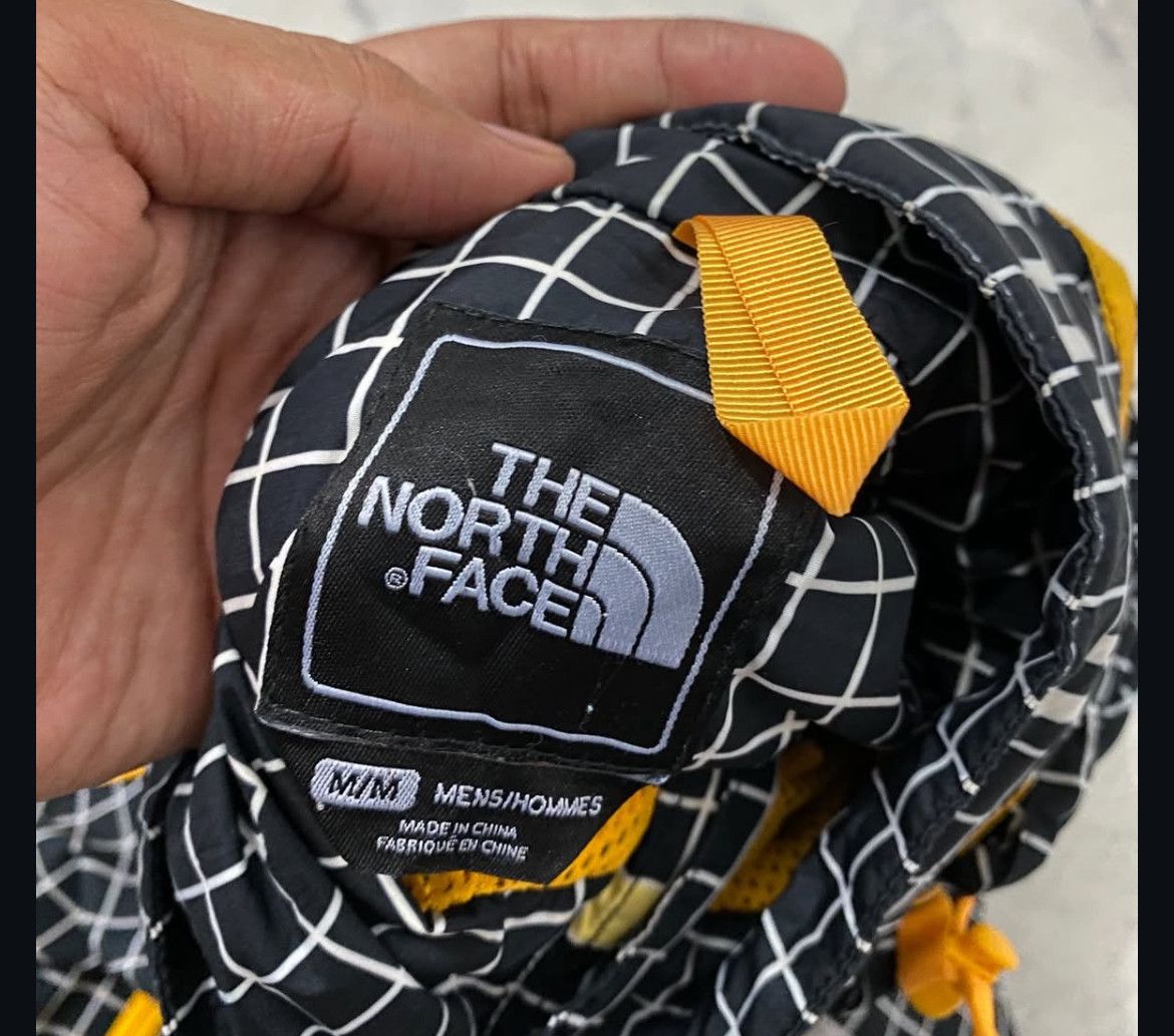 The North Face 2000s The North Face Hodded Outdoor Jacket Size US M / EU 48-50 / 2 - 3 Thumbnail