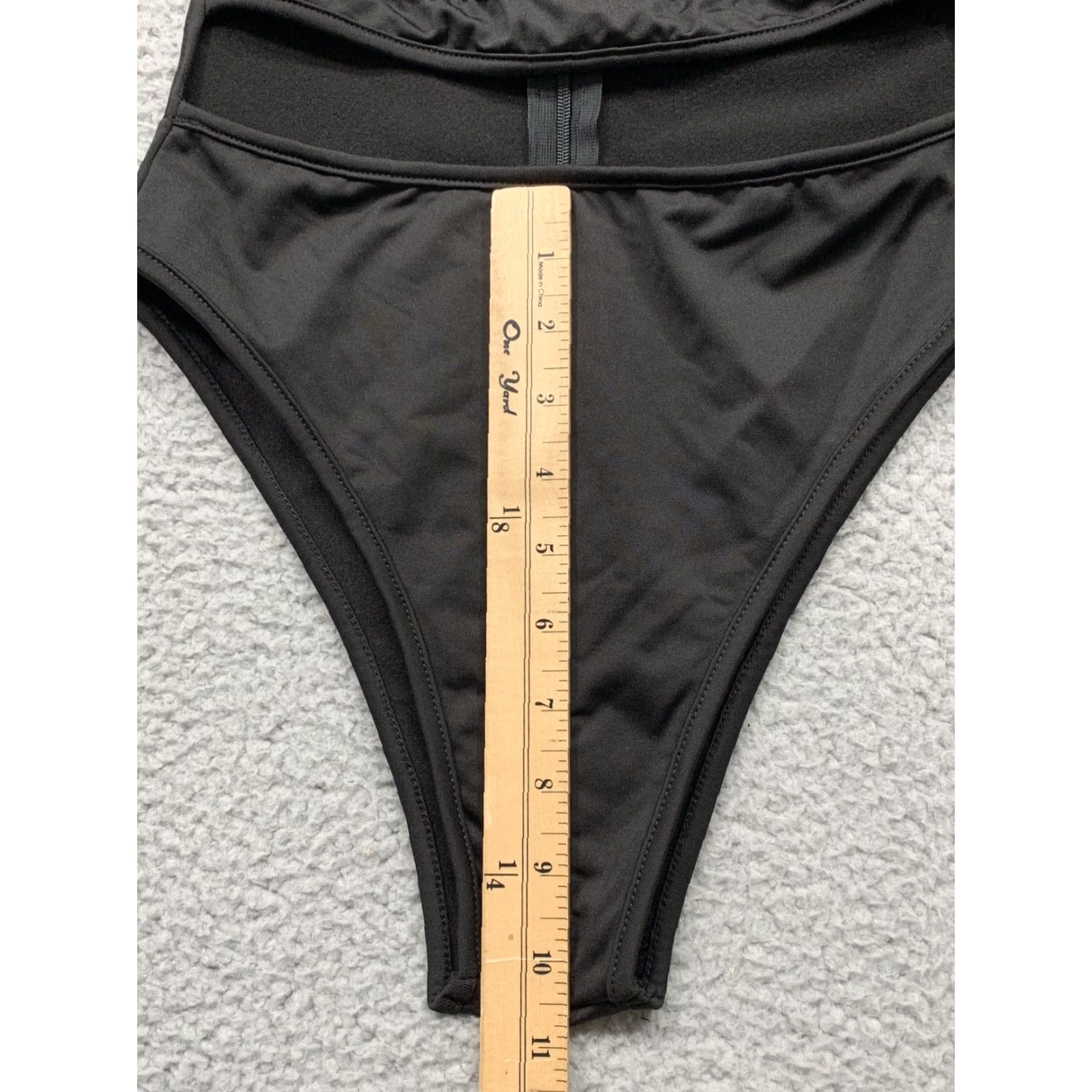 Vintage Unbranded Women’s One Piece Swimsuit M Black 2 Front Cut-Out Slits Back Zipper NWOT Soft Size ONE SIZE - 7 Thumbnail