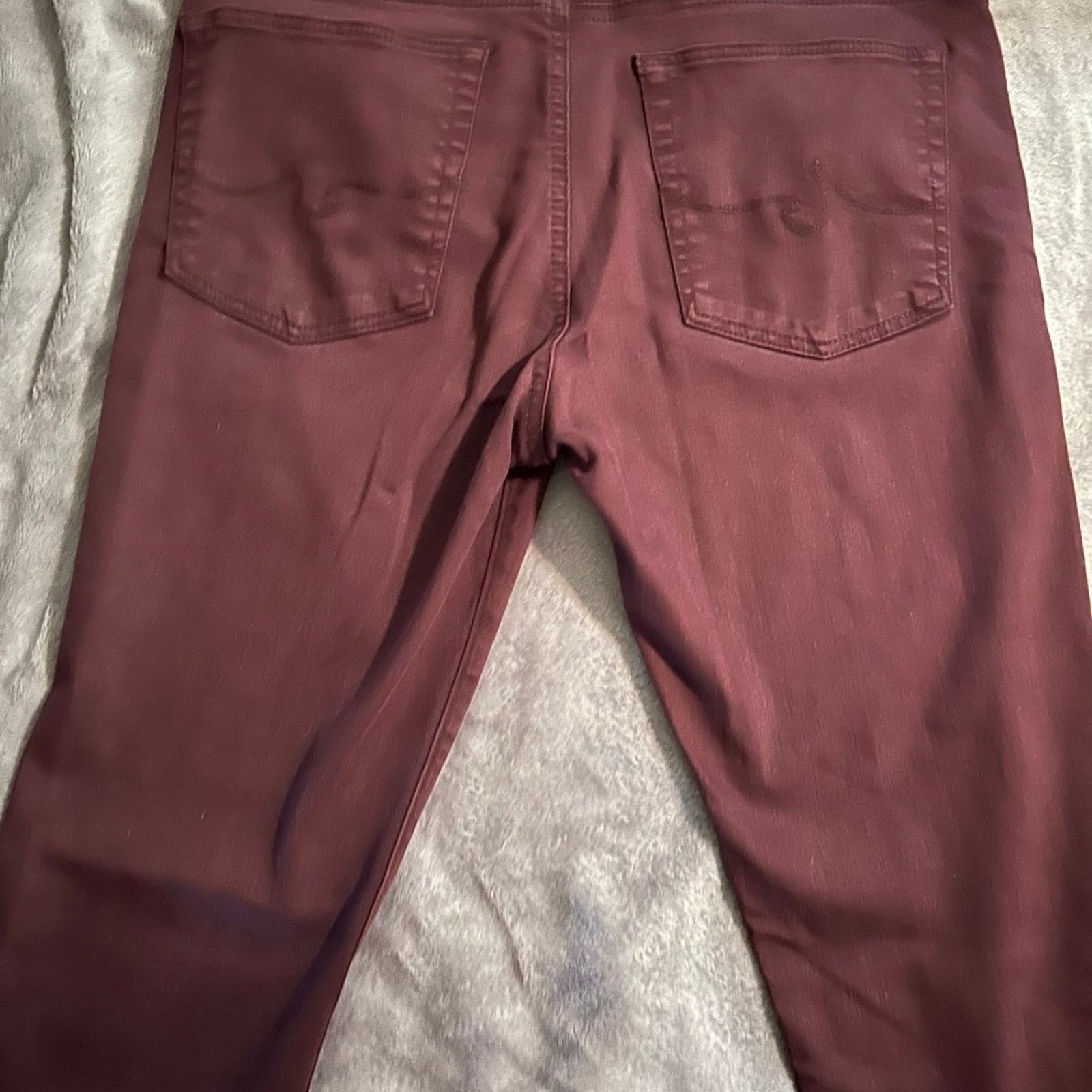 AG Adriano Goldschmied AG denim "the farrah" size 28r in maroon/ dark red Size 28" / US 6 / IT 42 - 3 Thumbnail