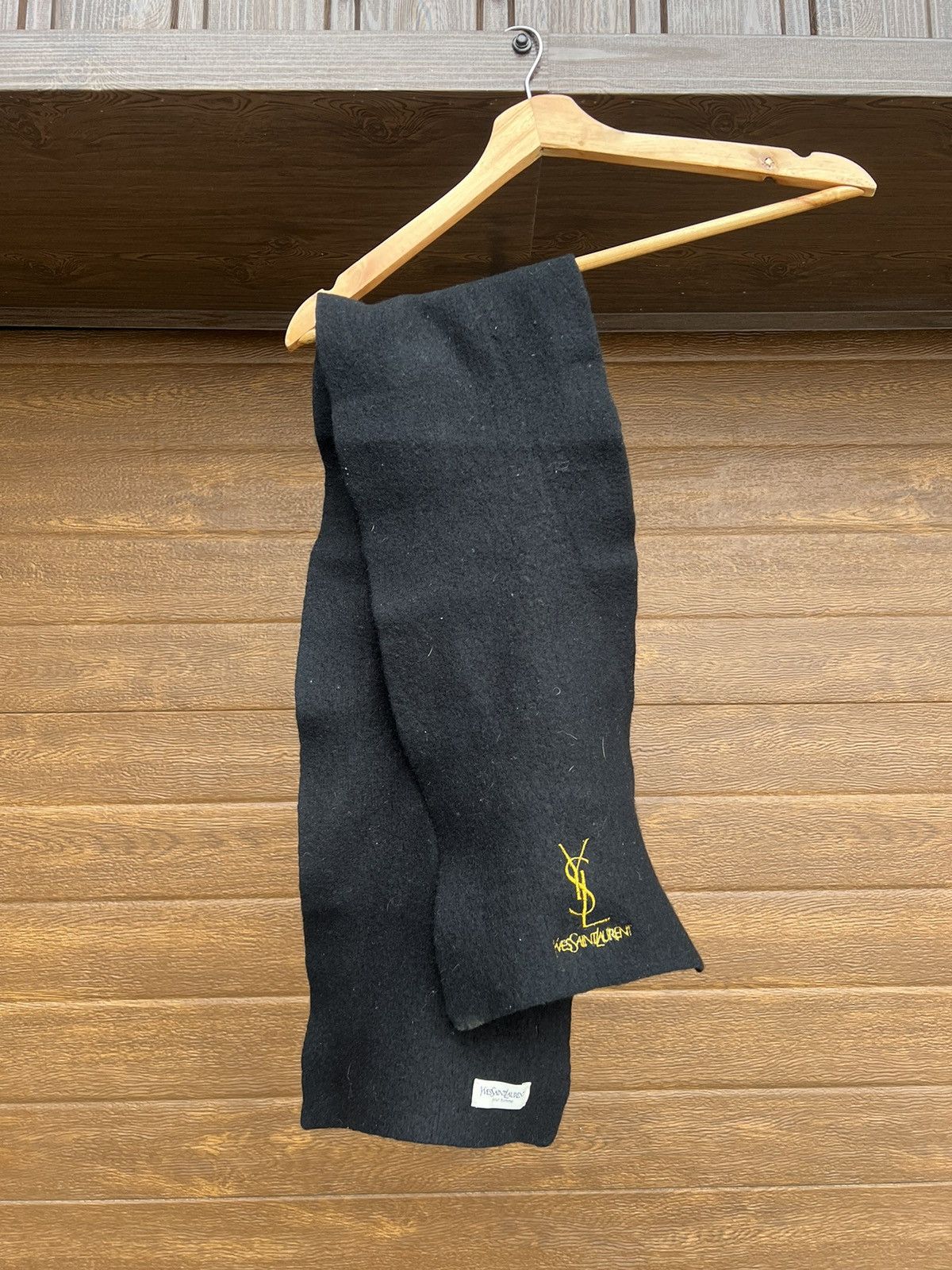Vintage × Yves Saint Laurent 🐈‍⬛ Yves Saint Laurent Ysl vintage big logo legit scarf Size ONE SIZE - 1 Thumbnail