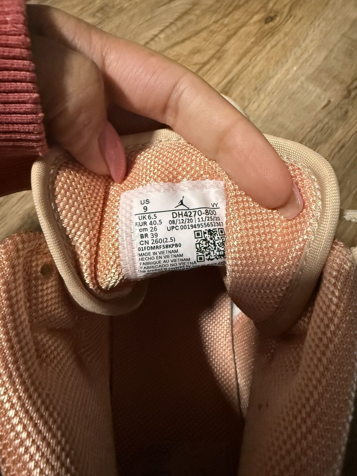 Nike 2021 Wmns Air Jordan 1 Mid 'Apricot' Size US 9 / IT 39 - 11 Thumbnail