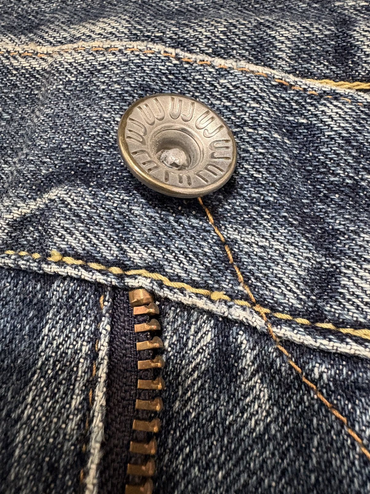 Japanese Brand Uniqlo S002 Selvedge V-Stitch Distressed Jeans Denim Size US 31 - 10 Thumbnail