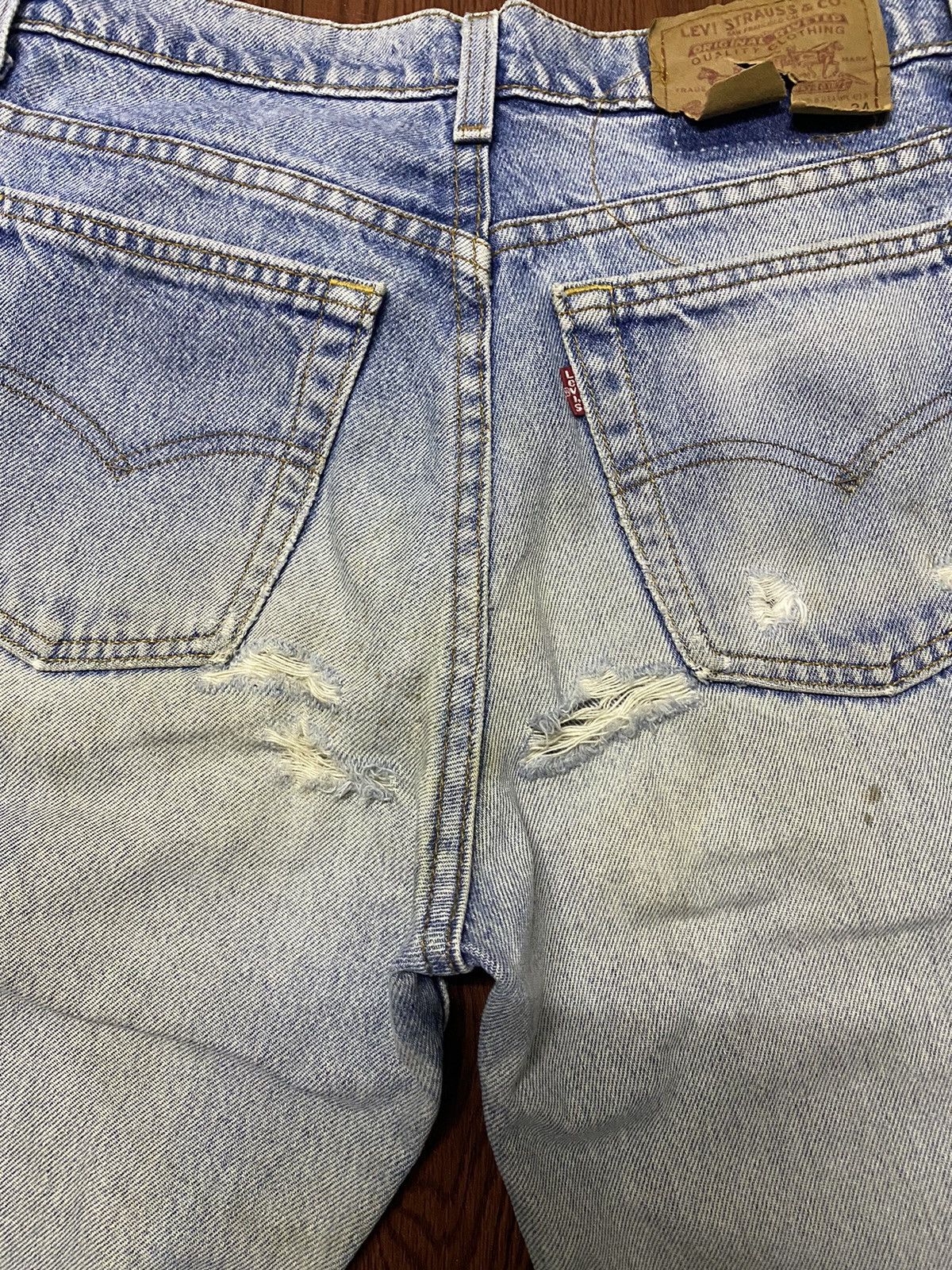 Levi's Vintage Clothing Vintage Levis 90s Blue Faded Wash Distressed Jeans Size US 28 / EU 44 - 7 Thumbnail