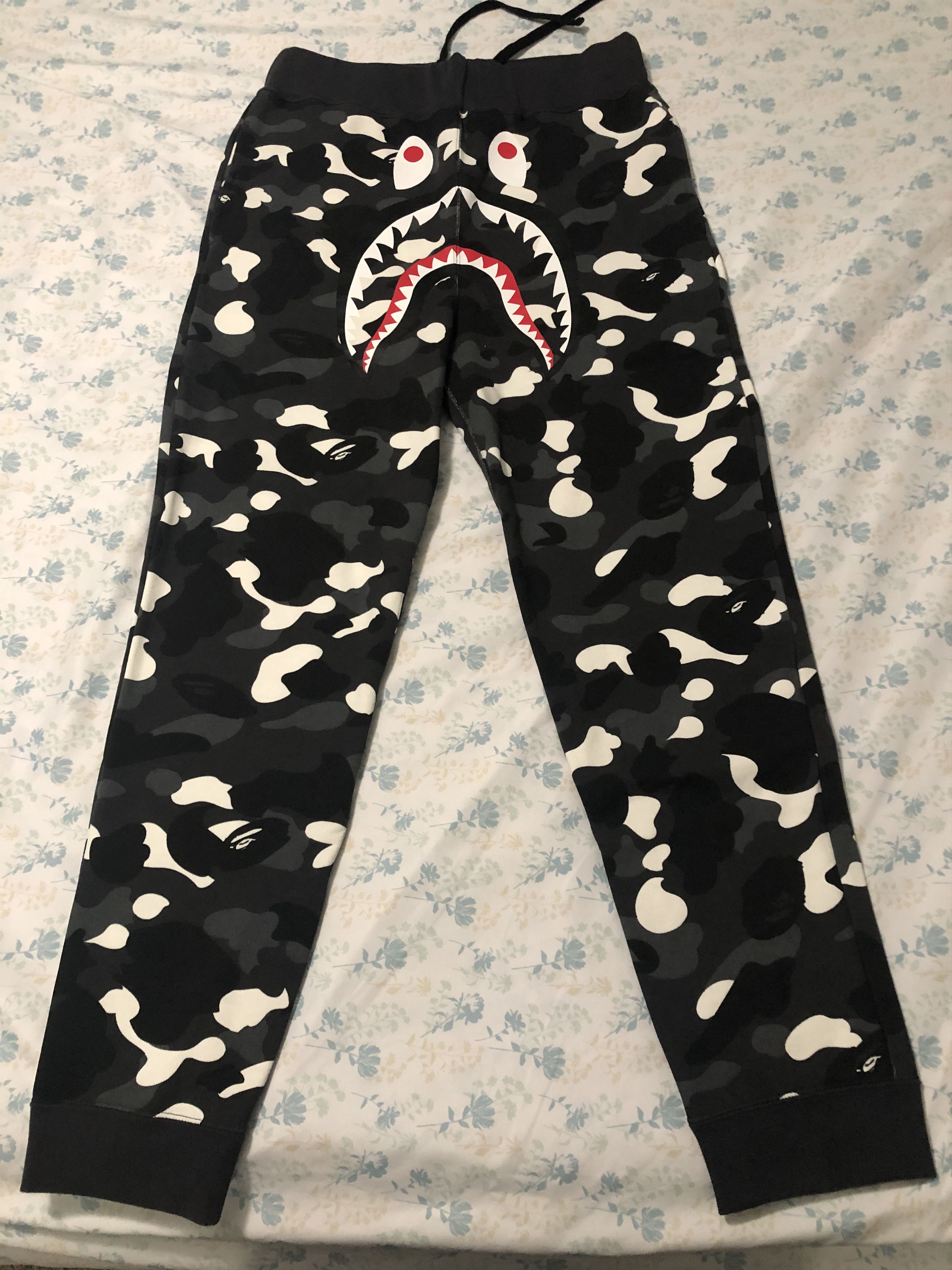 Bape Bape City Camo Shark Sweatpants - Medium Size US 32 / EU 48 - 2 Thumbnail